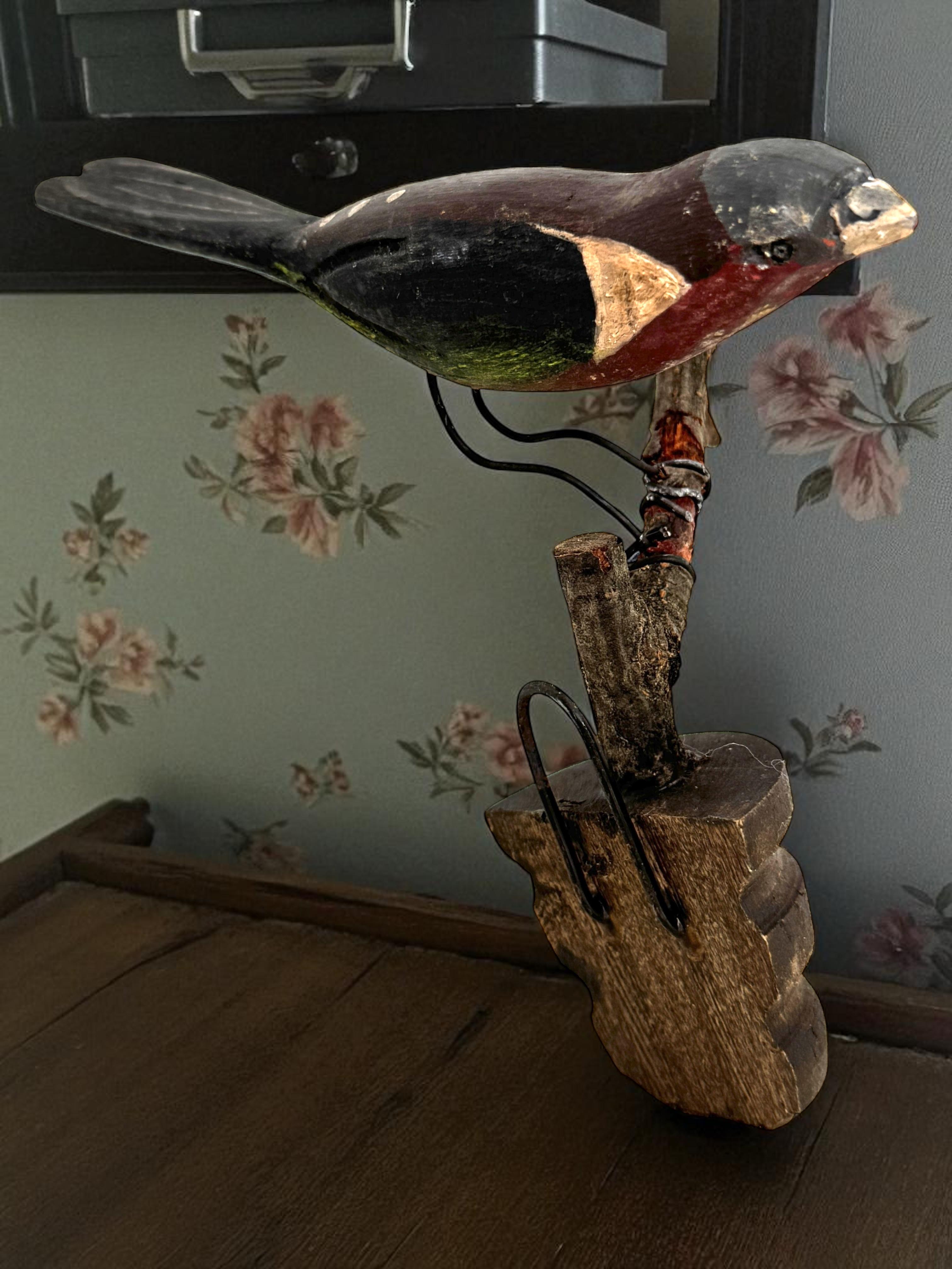 Bellissimo uccello in legno intagliato a mano Vichtauer, Black Forest Folk Art, Austria, anni '1910 in vendita 6
