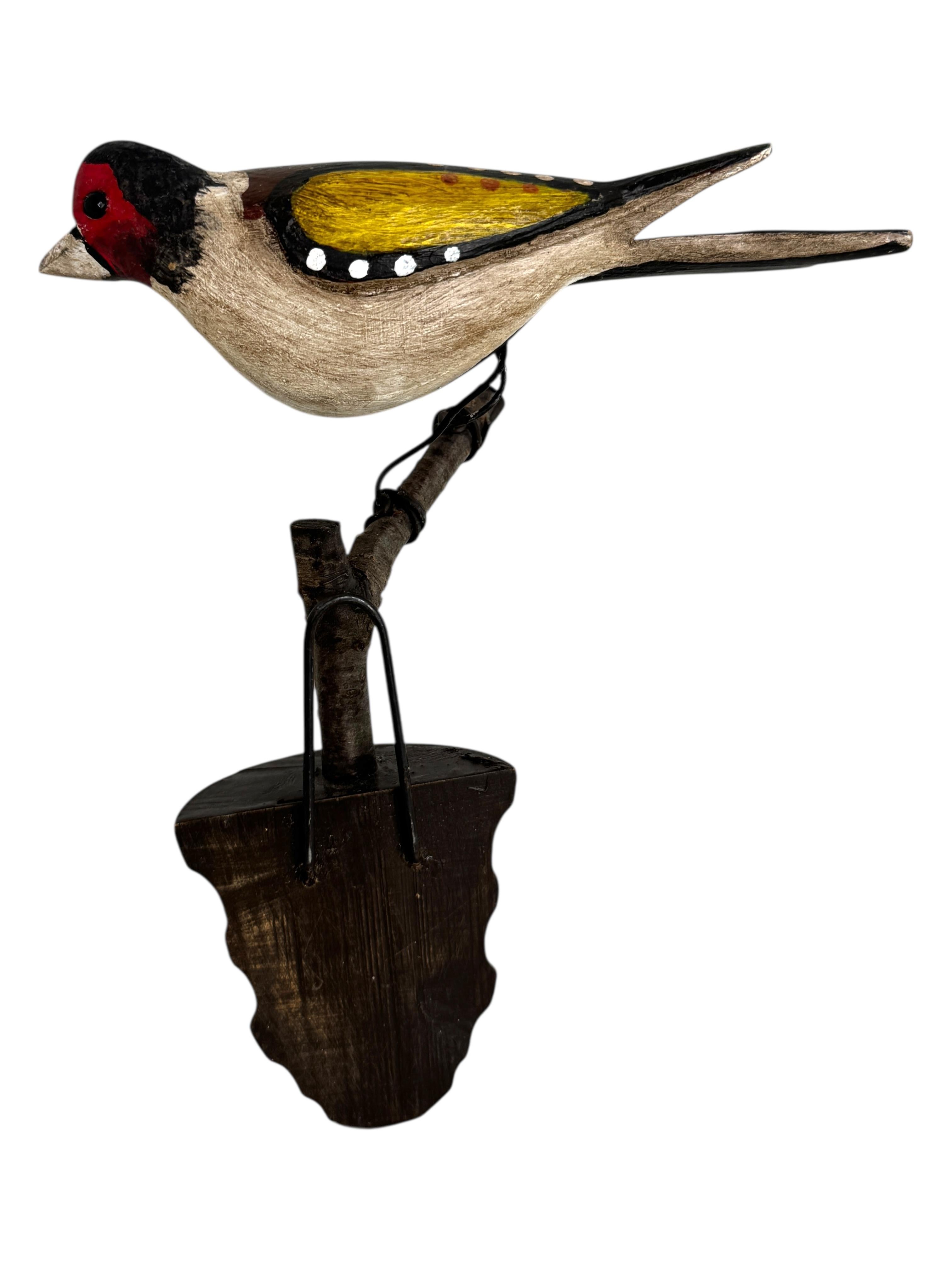 Foresta Nera Bellissimo uccello in legno intagliato a mano Vichtauer, Black Forest Folk Art, Austria, anni '1910 in vendita