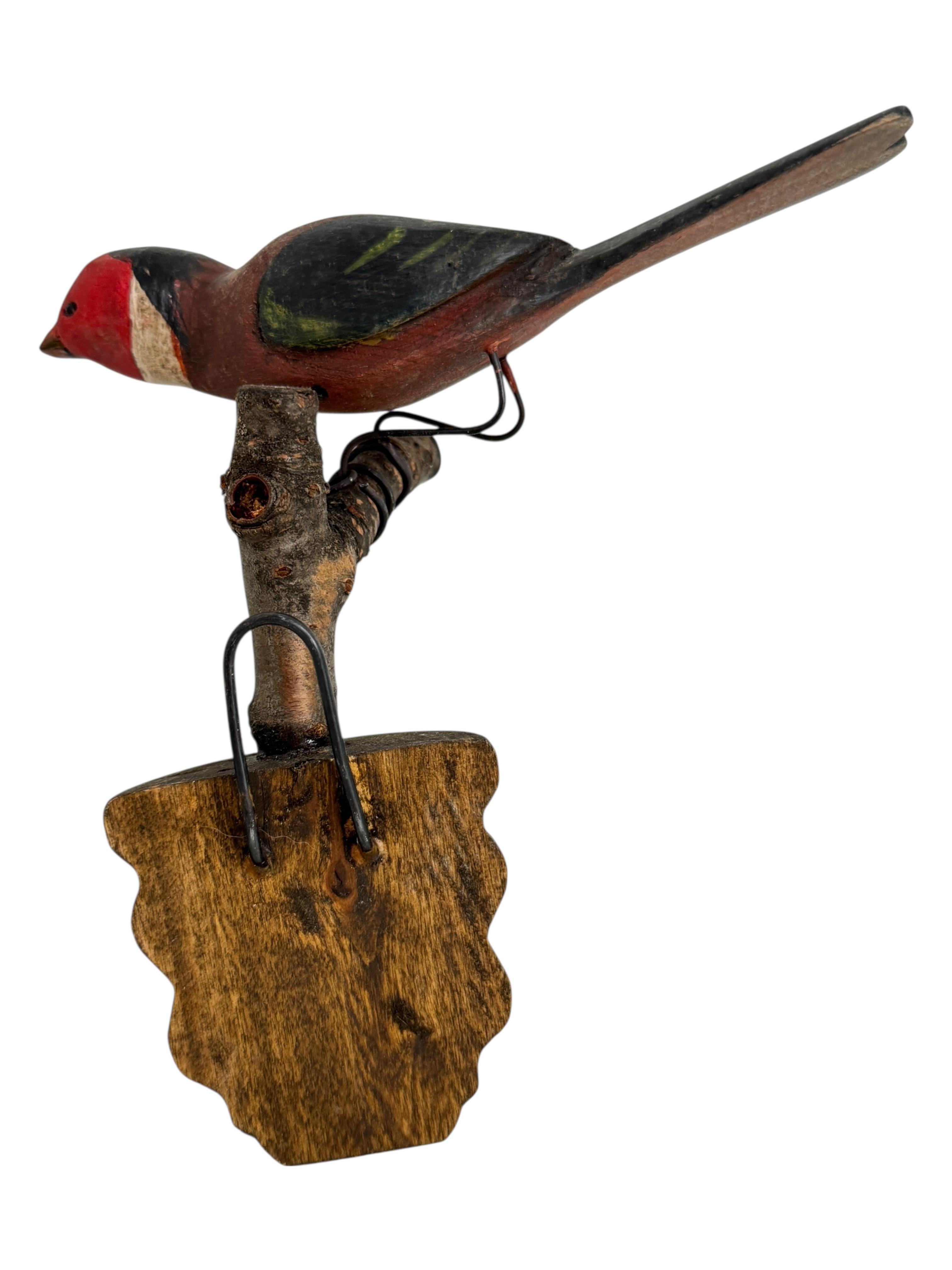 Foresta Nera Bellissimo uccello in legno intagliato a mano Vichtauer, Black Forest Folk Art, Austria, anni '1910 in vendita