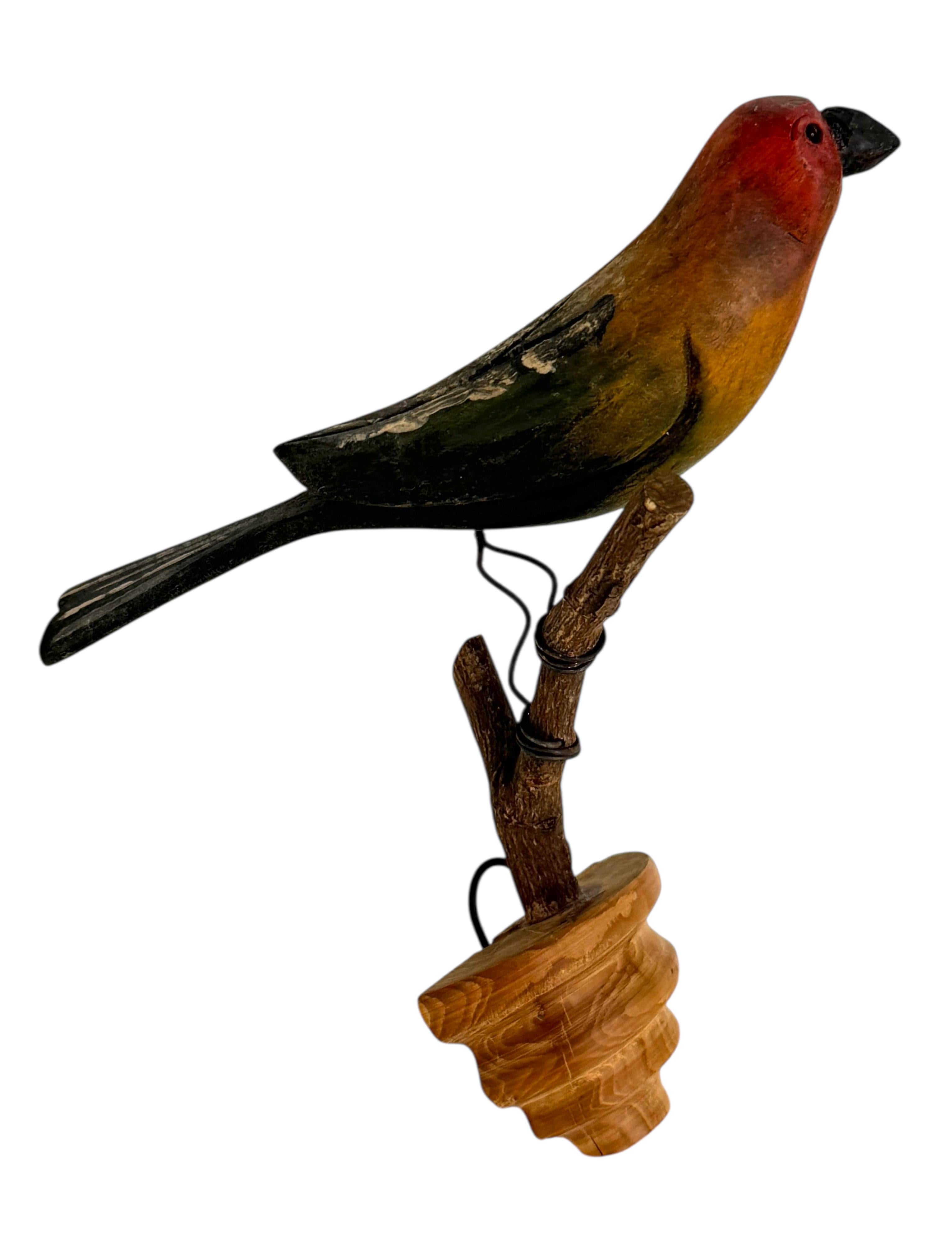 Bellissimo uccello in legno intagliato a mano Vichtauer, Black Forest Folk Art, Austria, anni '1910 In condizioni buone in vendita a Nuernberg, DE