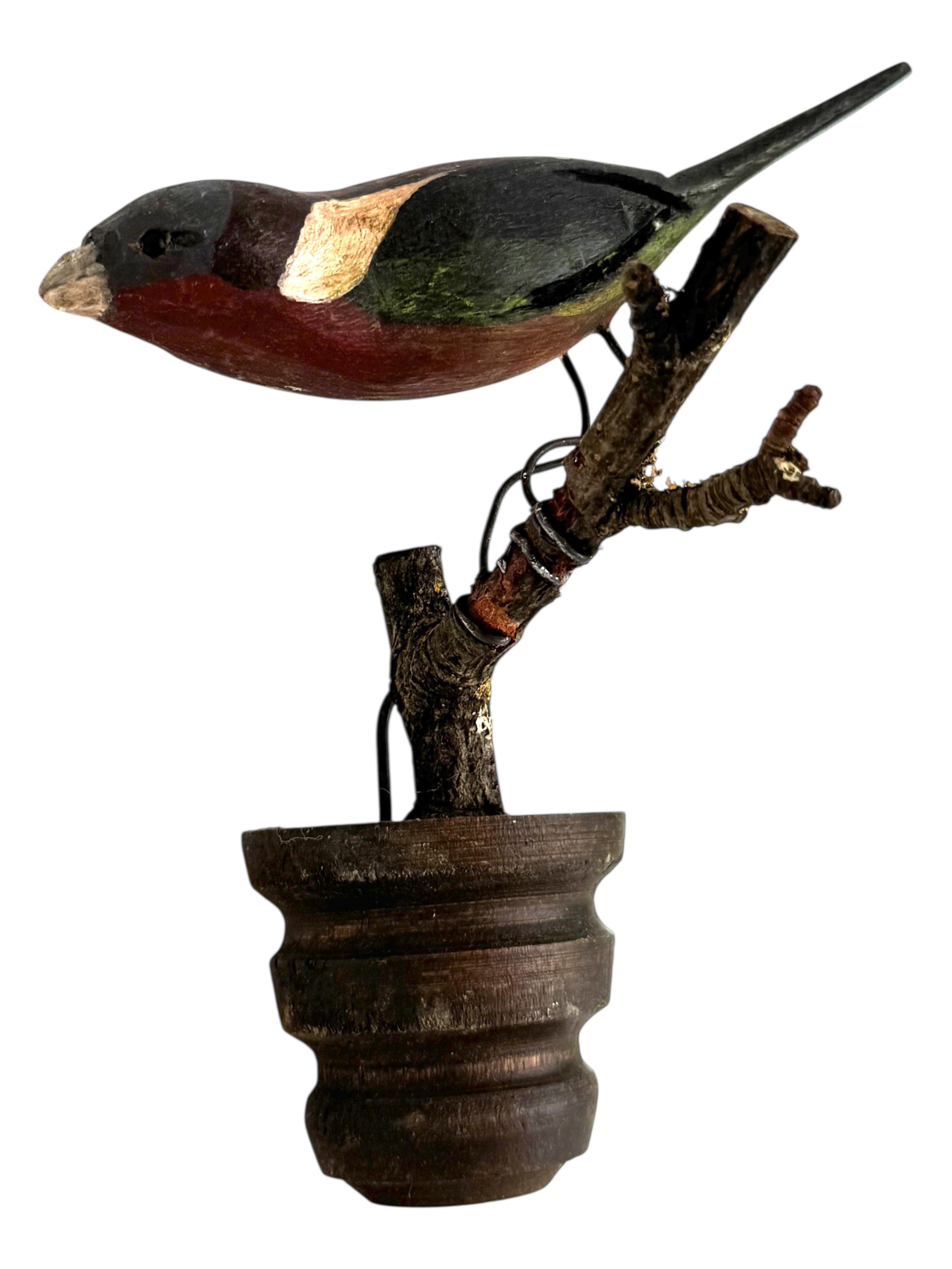 Bellissimo uccello in legno intagliato a mano Vichtauer, Black Forest Folk Art, Austria, anni '1910 In condizioni buone in vendita a Nuernberg, DE