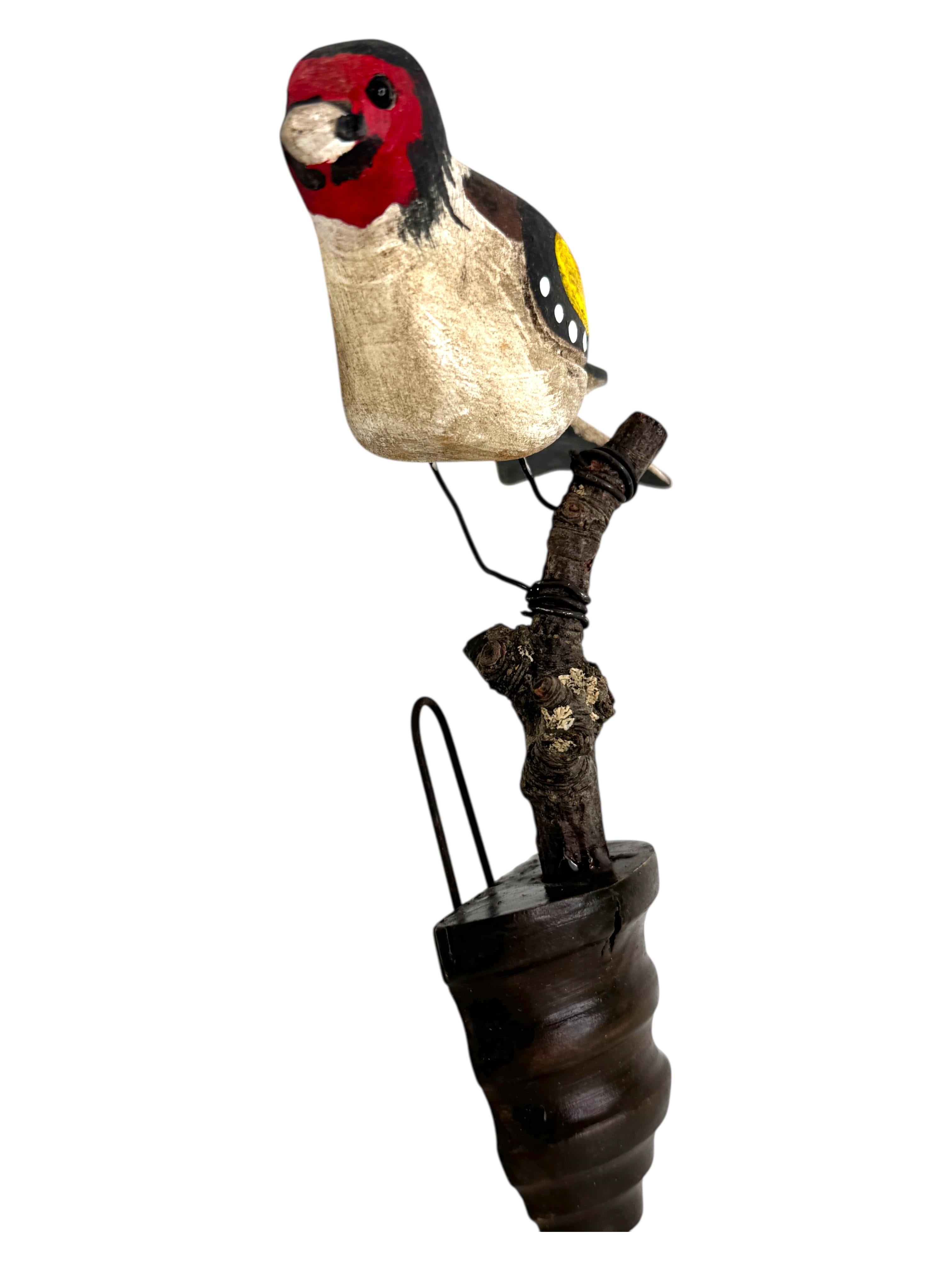 Bellissimo uccello in legno intagliato a mano Vichtauer, Black Forest Folk Art, Austria, anni '1910 In condizioni buone in vendita a Nuernberg, DE
