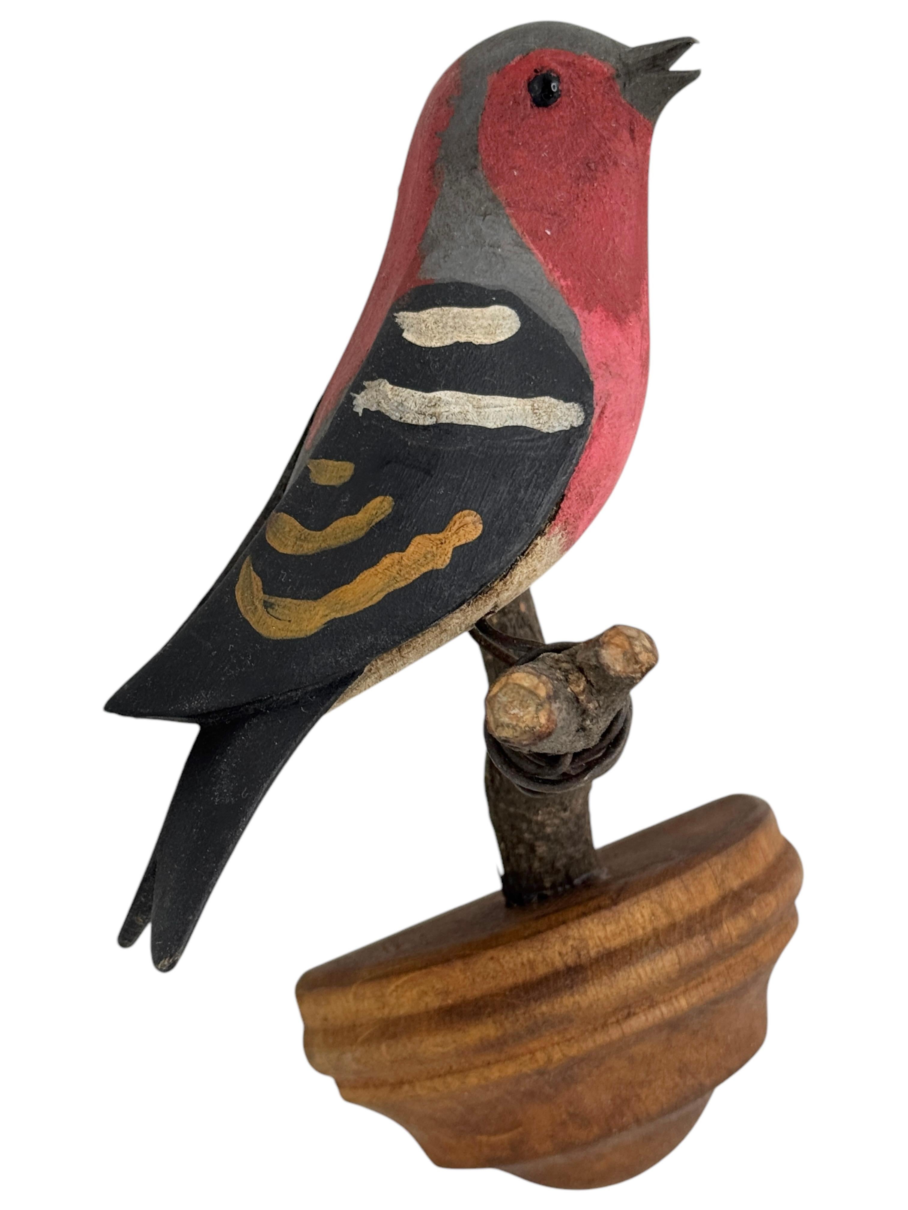 Schöner Vichtauer handgeschnitzter Holzvogel, Schwarzwälder Volkskunst, Österreich, 1910er Jahre (Frühes 20. Jahrhundert) im Angebot
