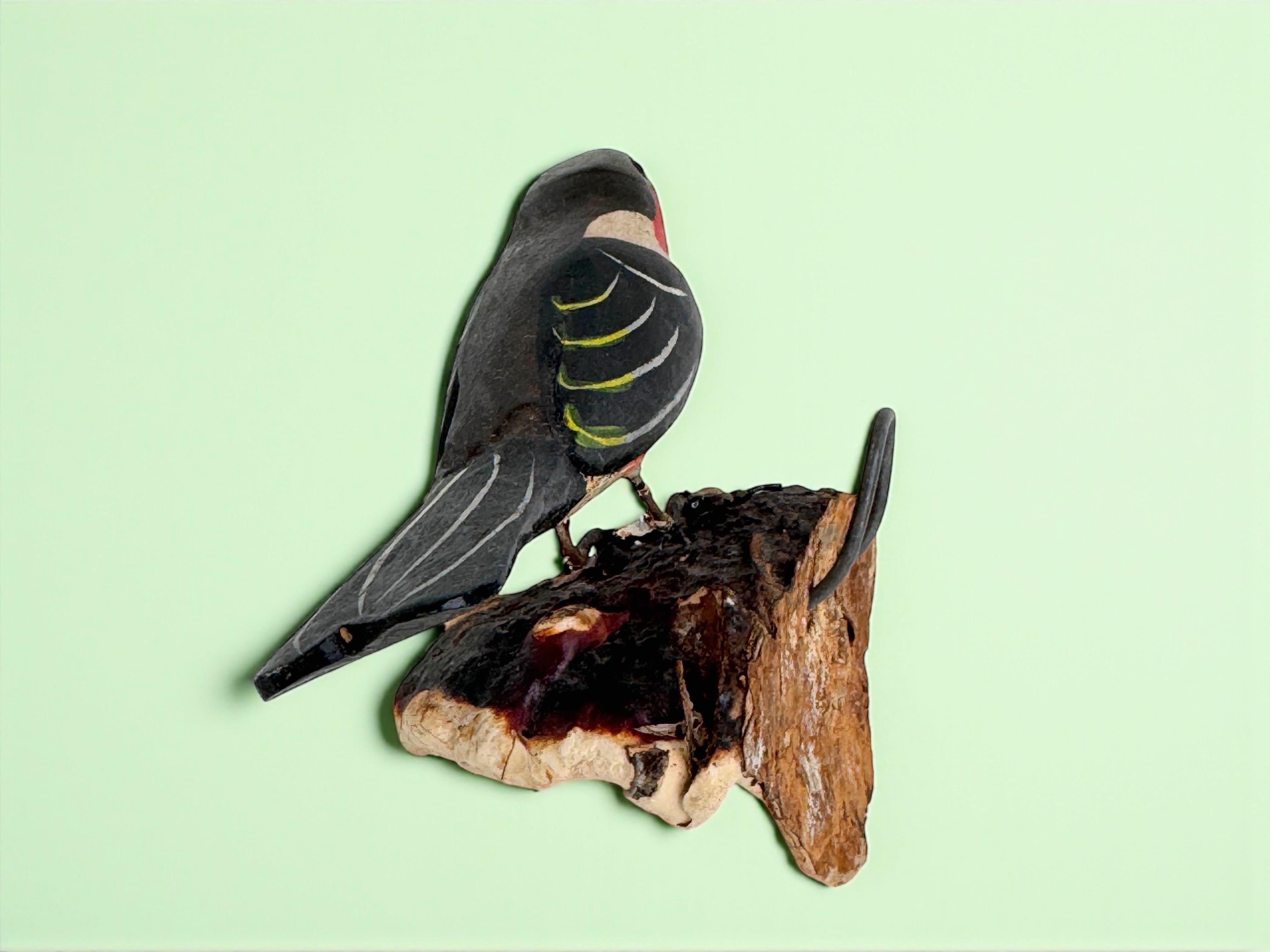 Bellissimo uccello in legno intagliato a mano Vichtauer, Black Forest Folk Art, Austria, anni '1920 in vendita 4