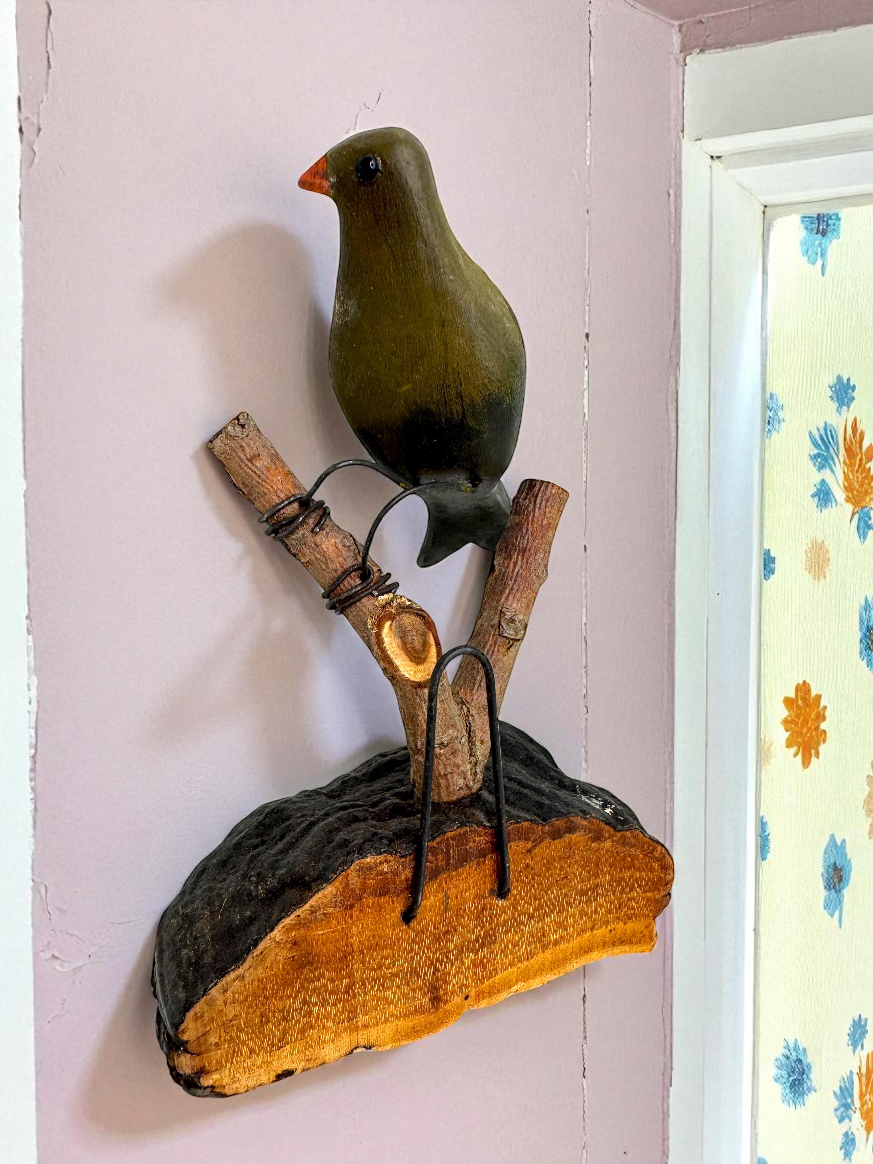 Bellissimo uccello in legno intagliato a mano Vichtauer, Black Forest Folk Art, Austria, anni '1920 in vendita 4