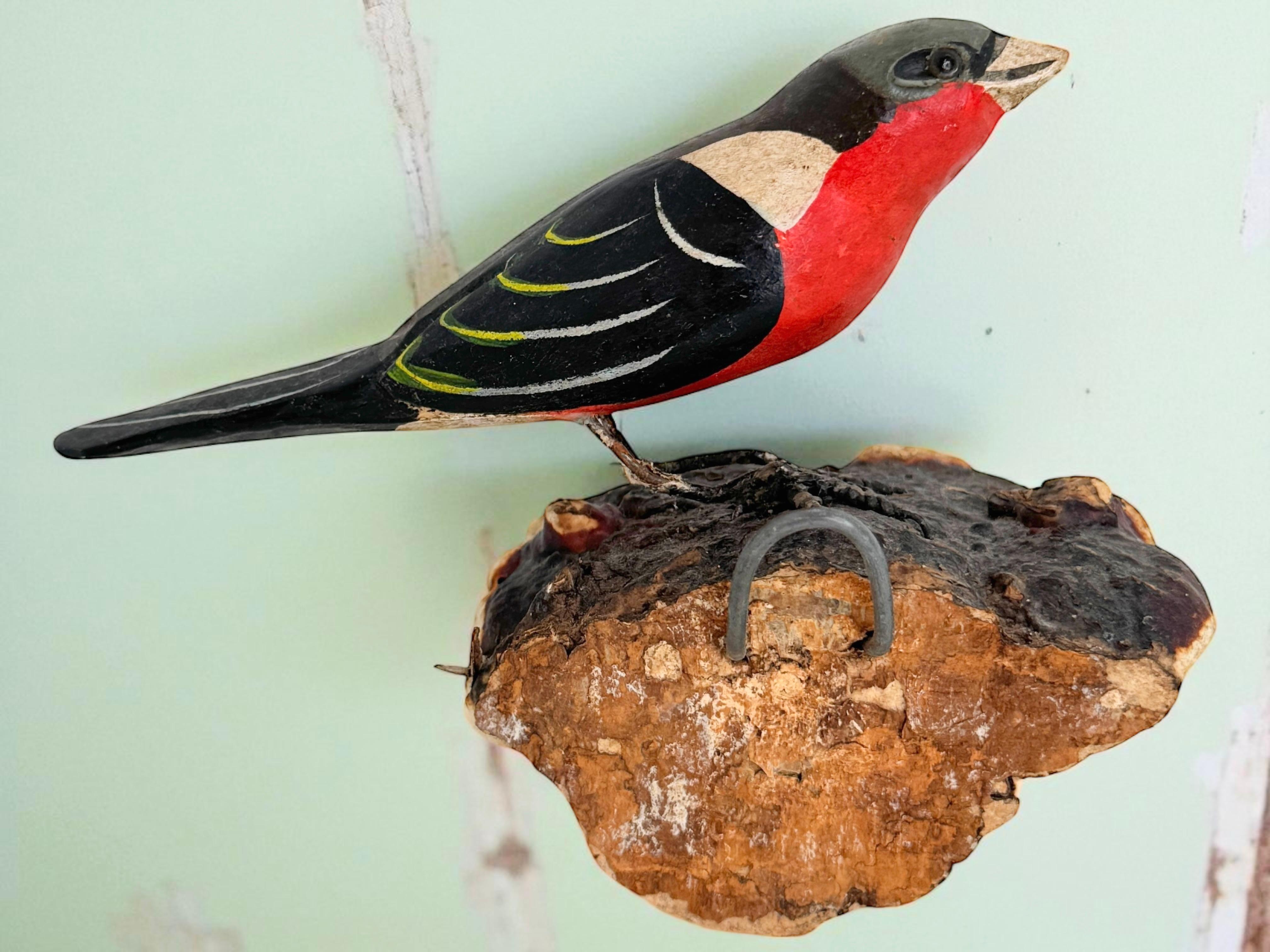 Bellissimo uccello in legno intagliato a mano Vichtauer, Black Forest Folk Art, Austria, anni '1920 in vendita 5