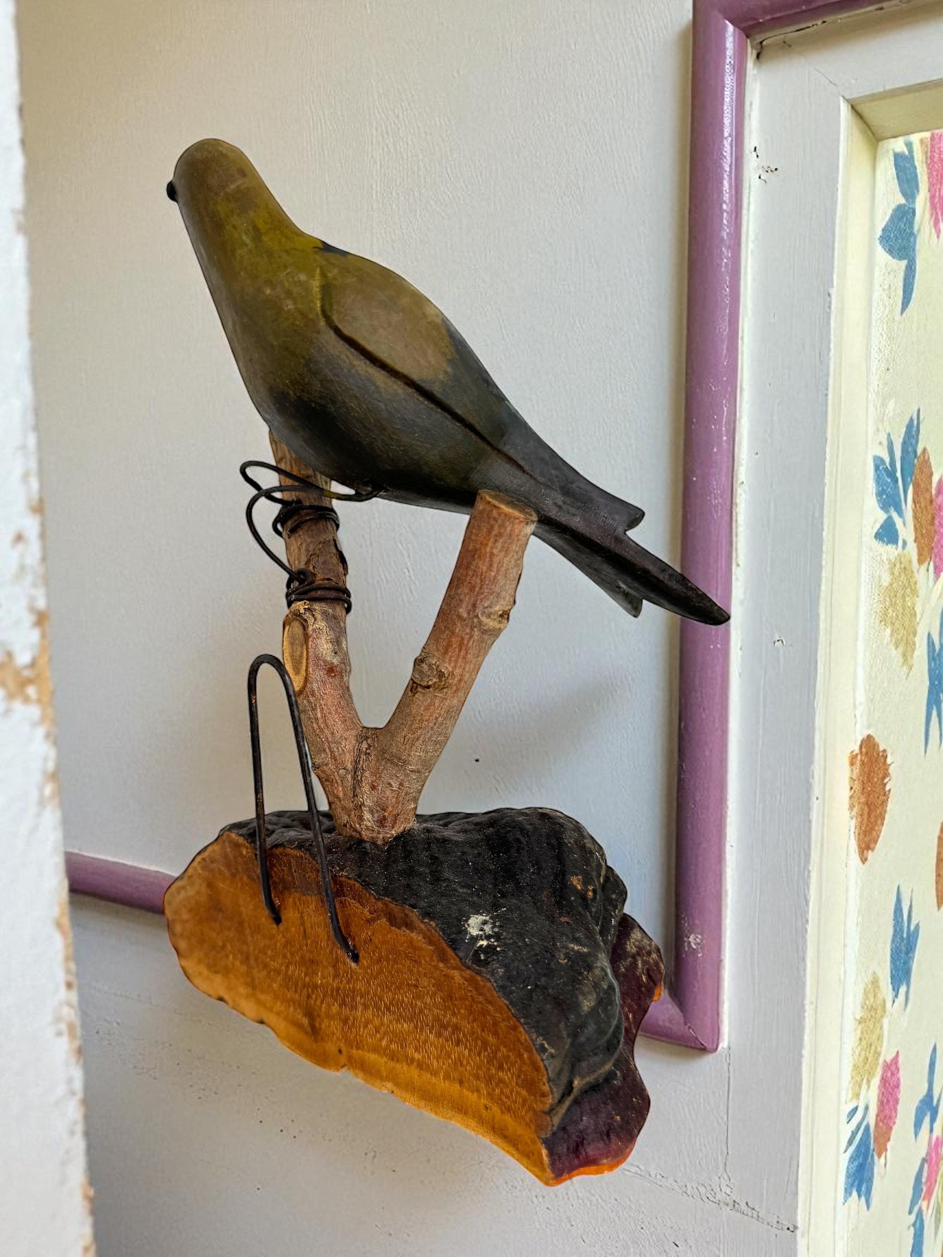 Bellissimo uccello in legno intagliato a mano Vichtauer, Black Forest Folk Art, Austria, anni '1920 in vendita 5