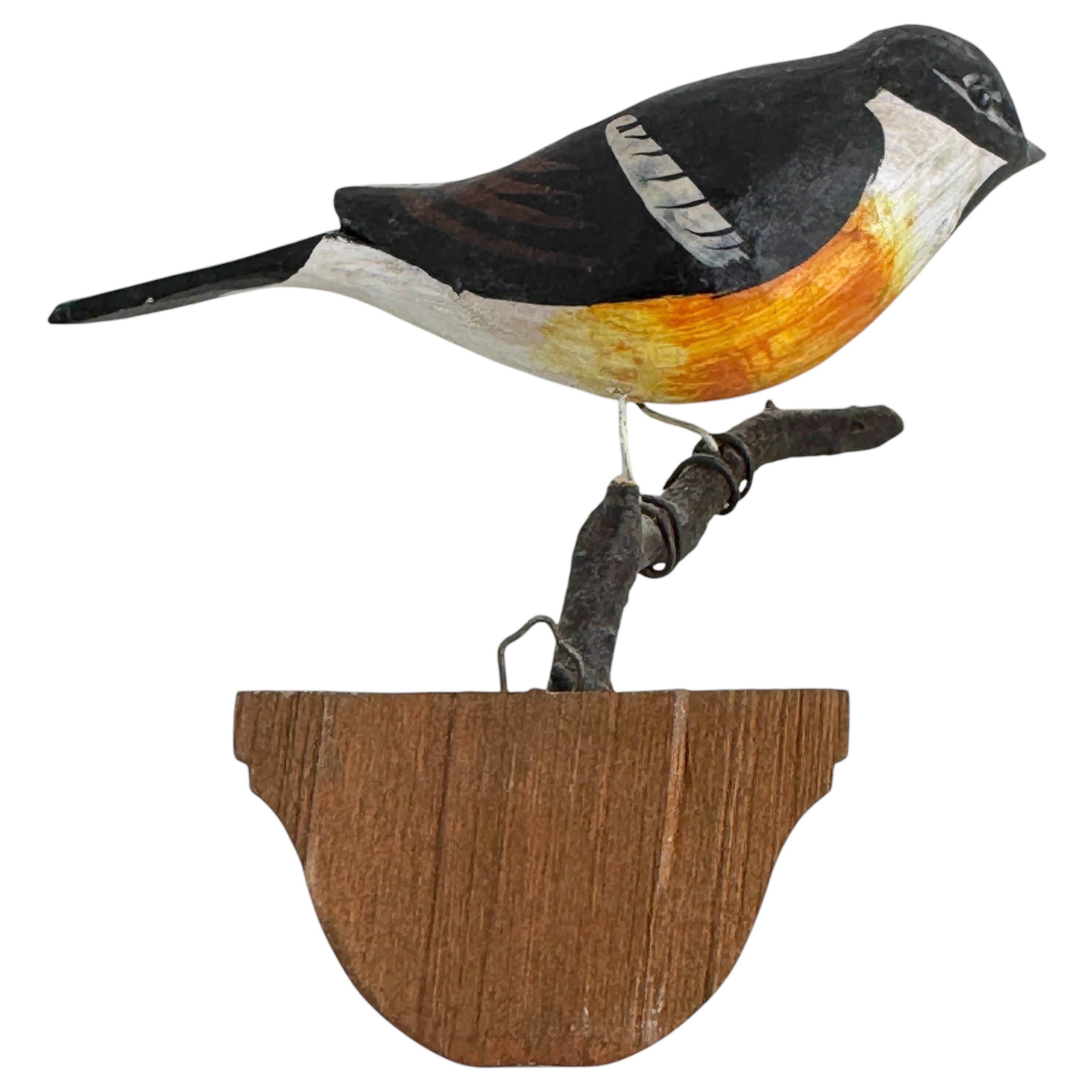 Schöner Vichtauer handgeschnitzter Holzvogel, Schwarzwälder Volkskunst, Österreich, 1920er Jahre (Österreichisch) im Angebot