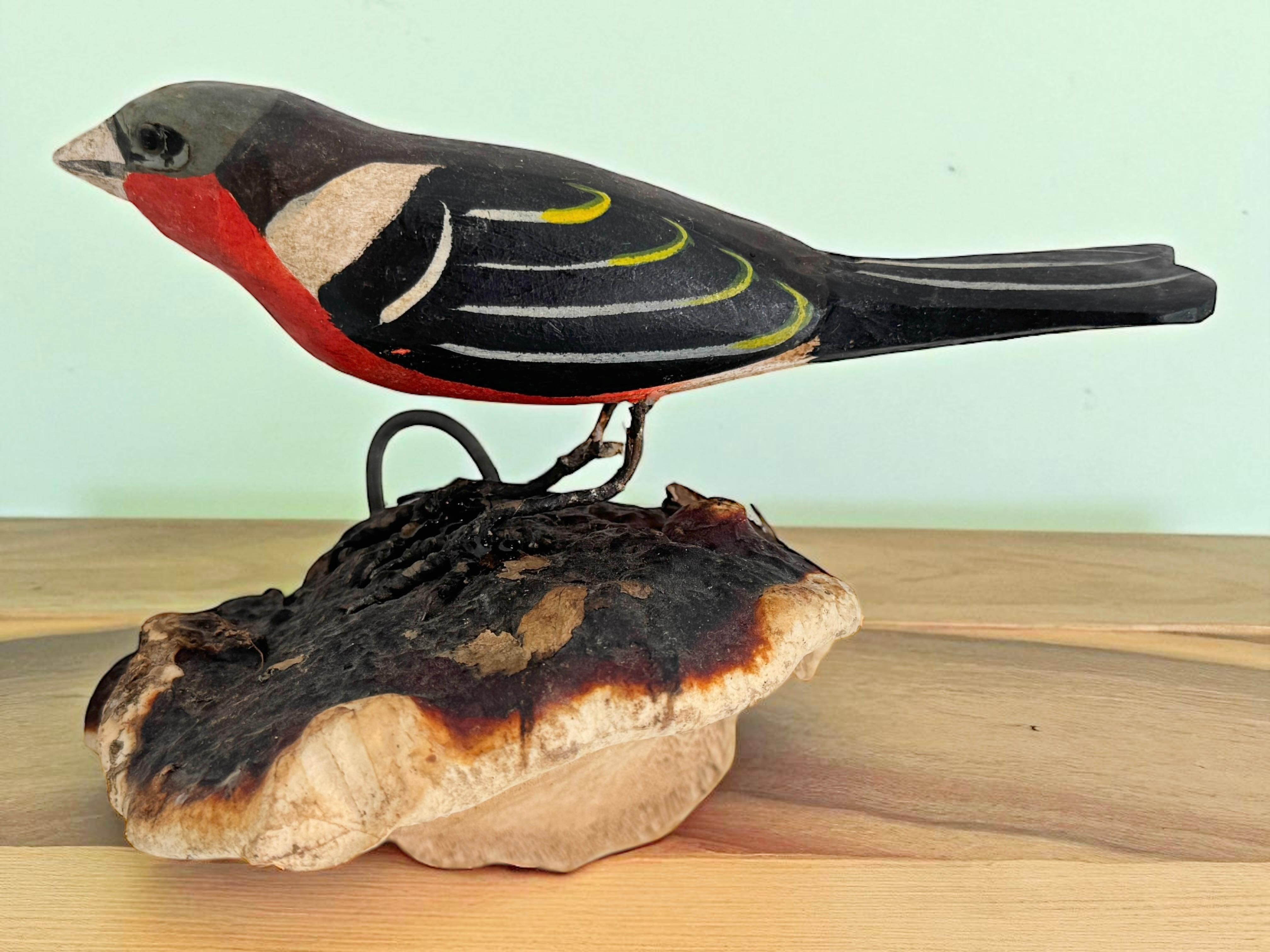 Bellissimo uccello in legno intagliato a mano Vichtauer, Black Forest Folk Art, Austria, anni '1920 in vendita 1