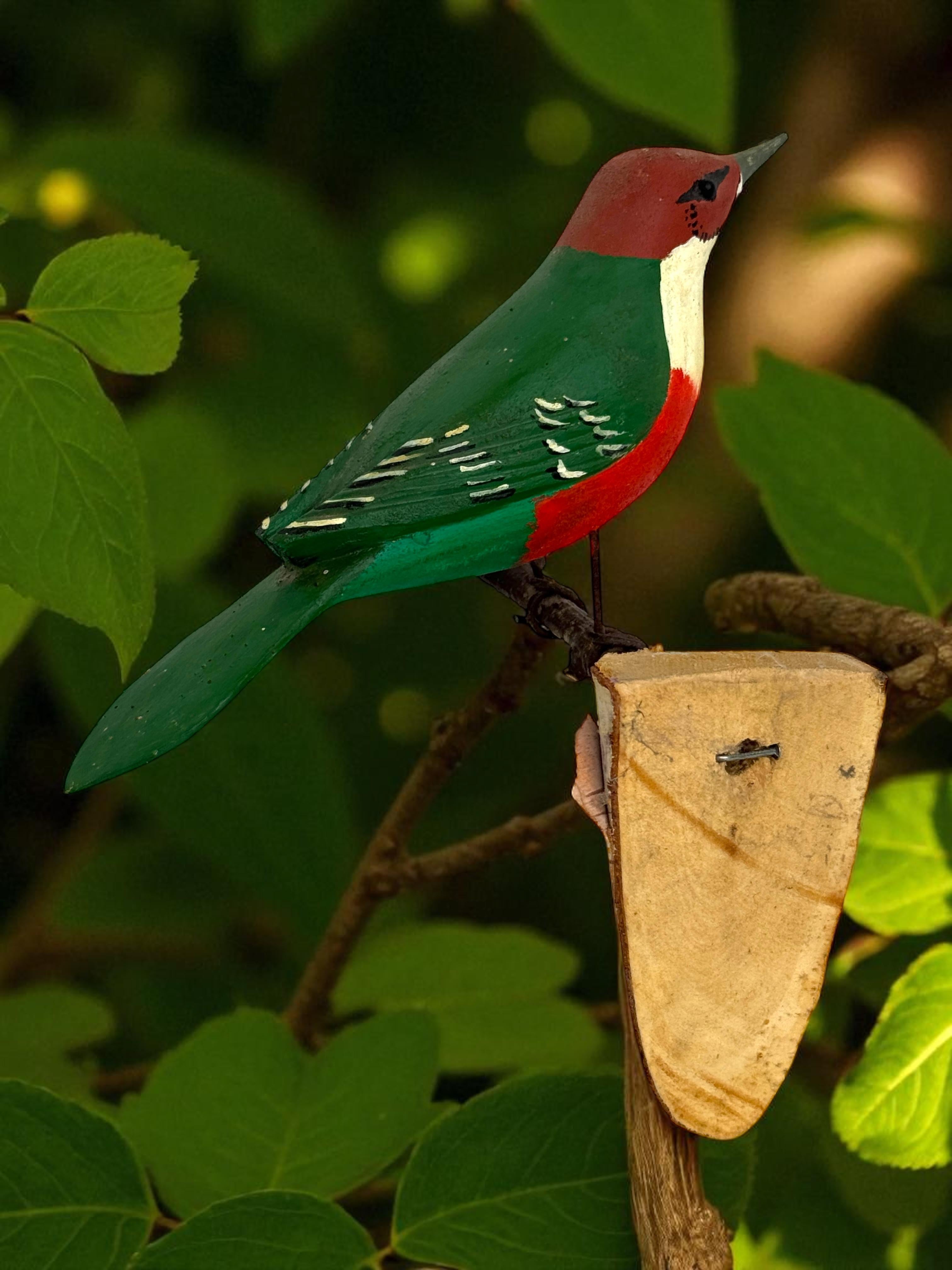 Bellissimo uccello in legno intagliato a mano Vichtauer, Black Forest Folk Art, Austria, anni '1930 in vendita 2