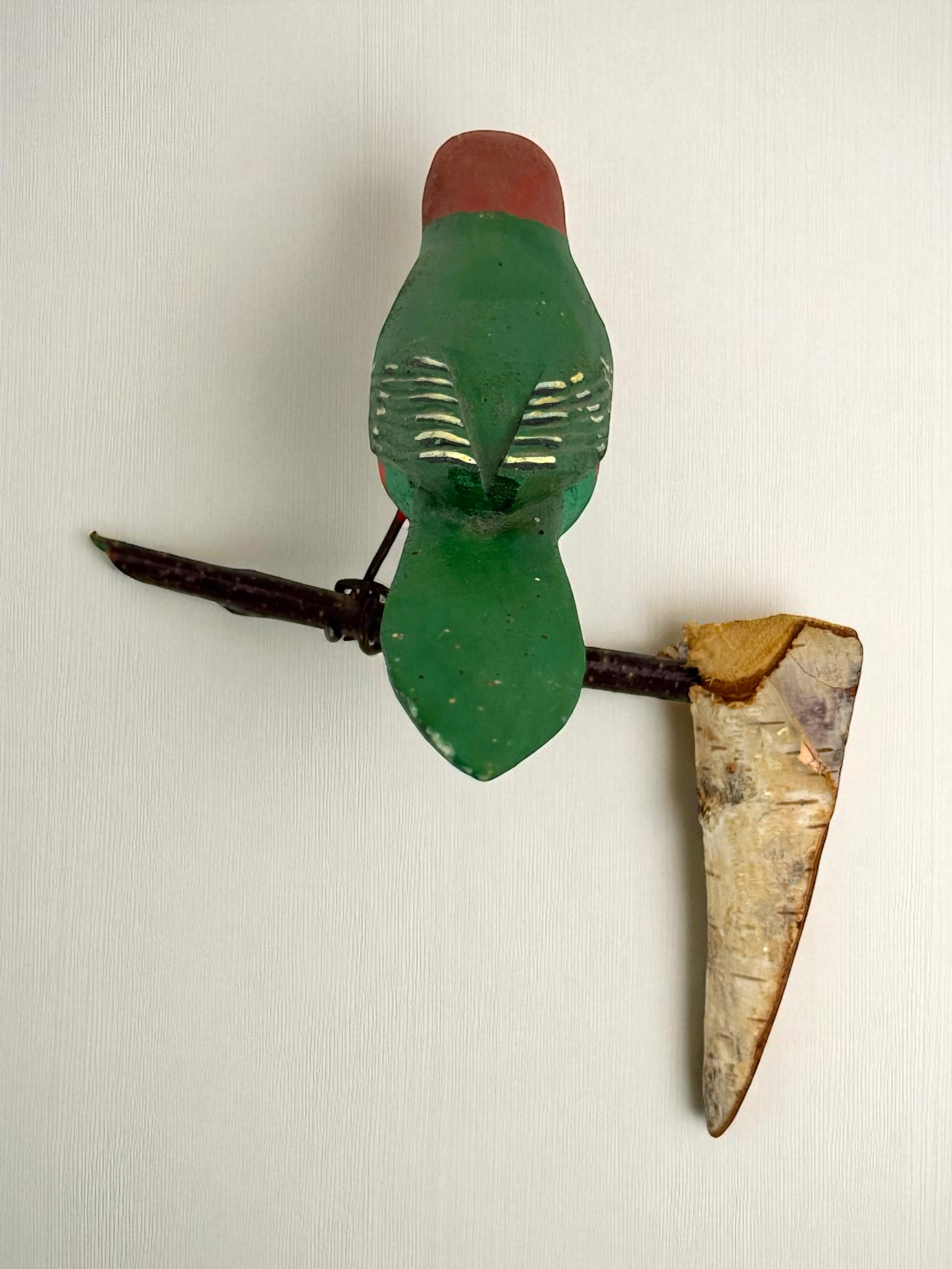 Bellissimo uccello in legno intagliato a mano Vichtauer, Black Forest Folk Art, Austria, anni '1930 in vendita 3