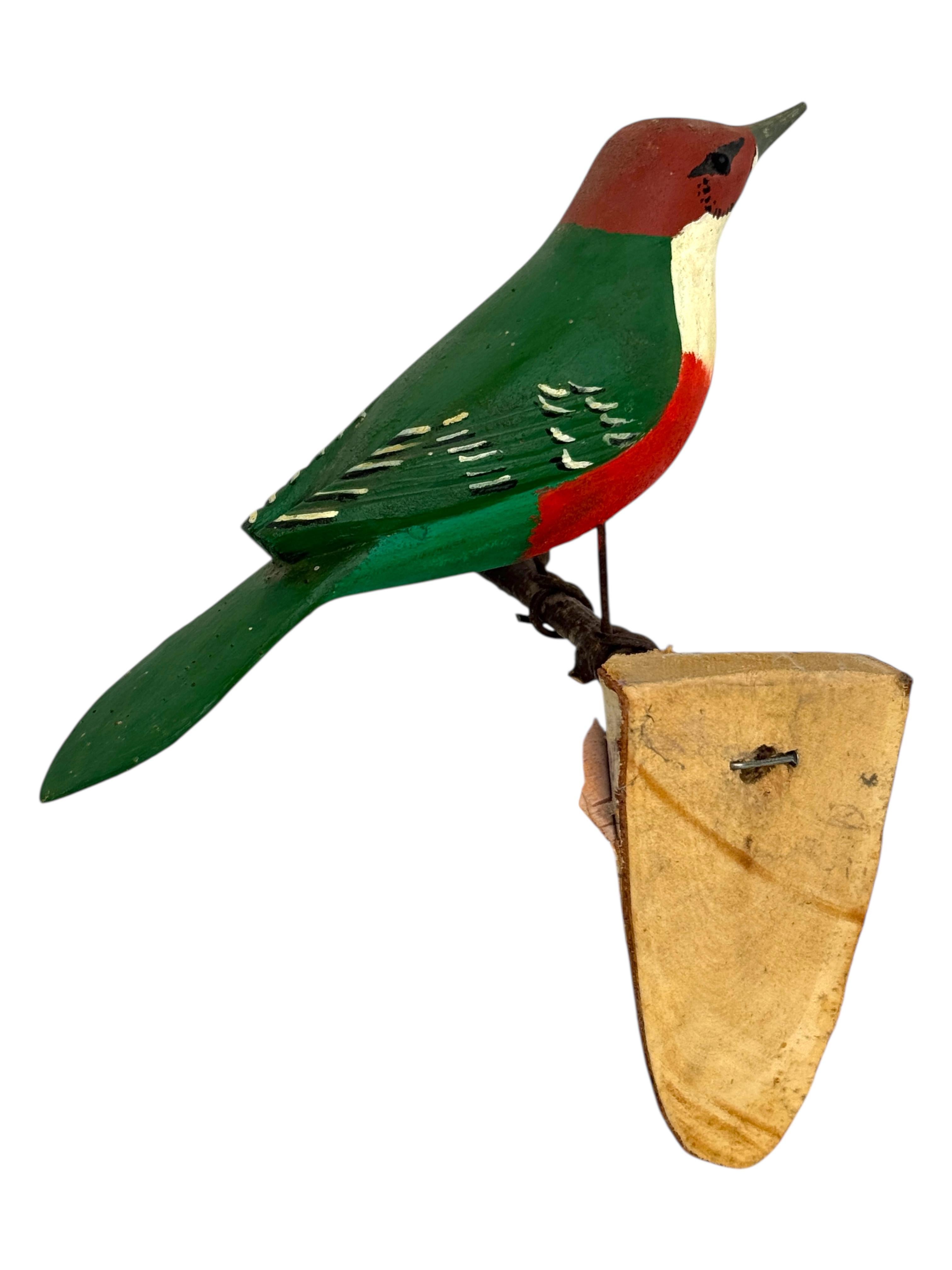 Foresta Nera Bellissimo uccello in legno intagliato a mano Vichtauer, Black Forest Folk Art, Austria, anni '1930 in vendita