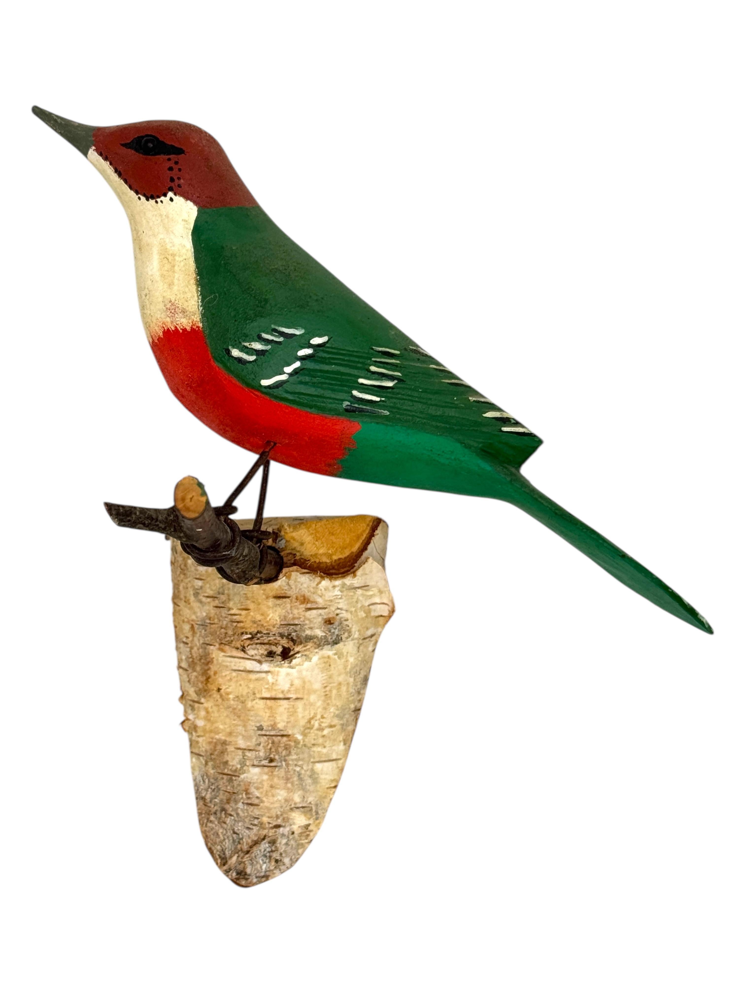 Intagliato a mano Bellissimo uccello in legno intagliato a mano Vichtauer, Black Forest Folk Art, Austria, anni '1930 in vendita