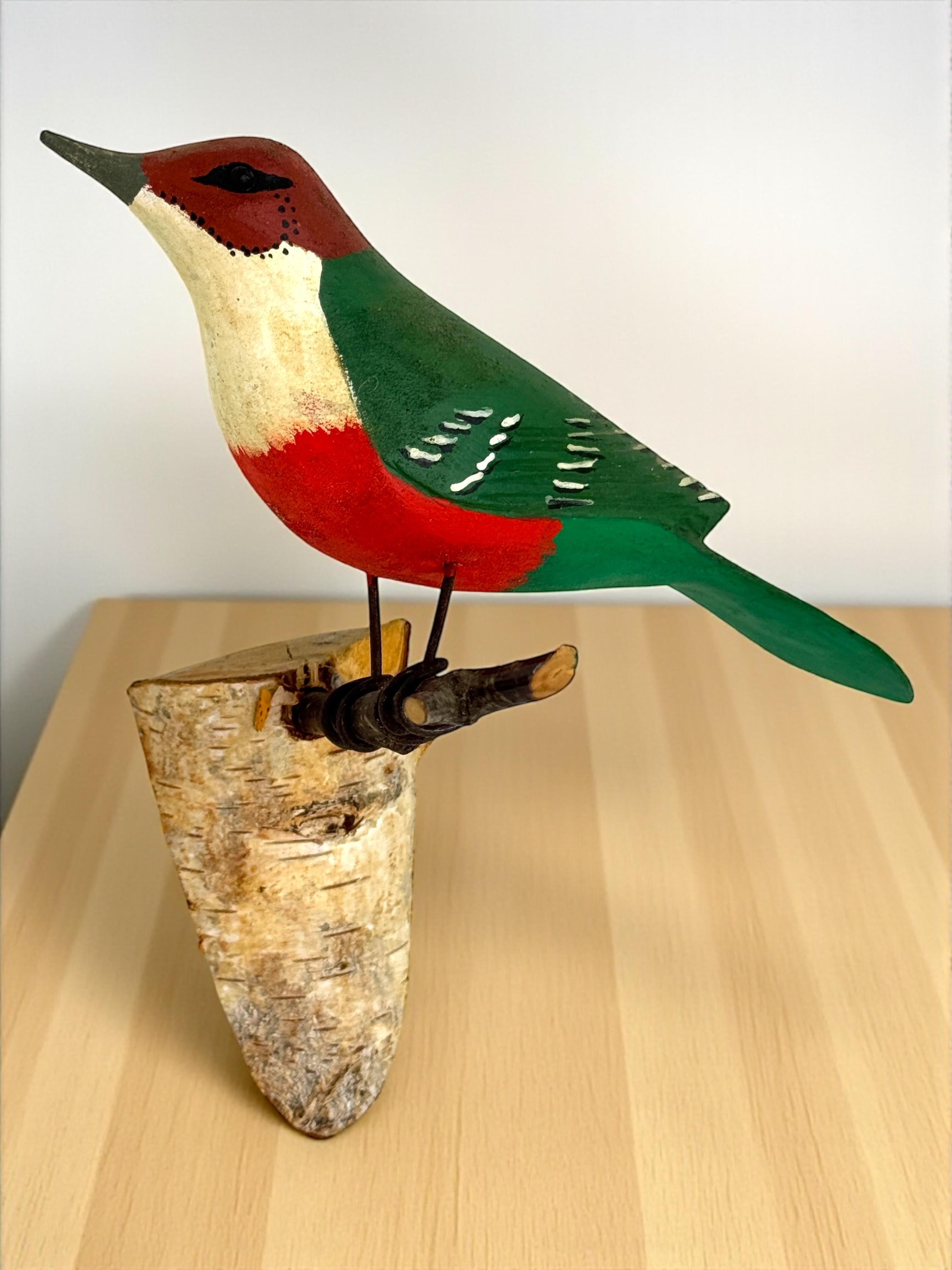 Legno Bellissimo uccello in legno intagliato a mano Vichtauer, Black Forest Folk Art, Austria, anni '1930 in vendita