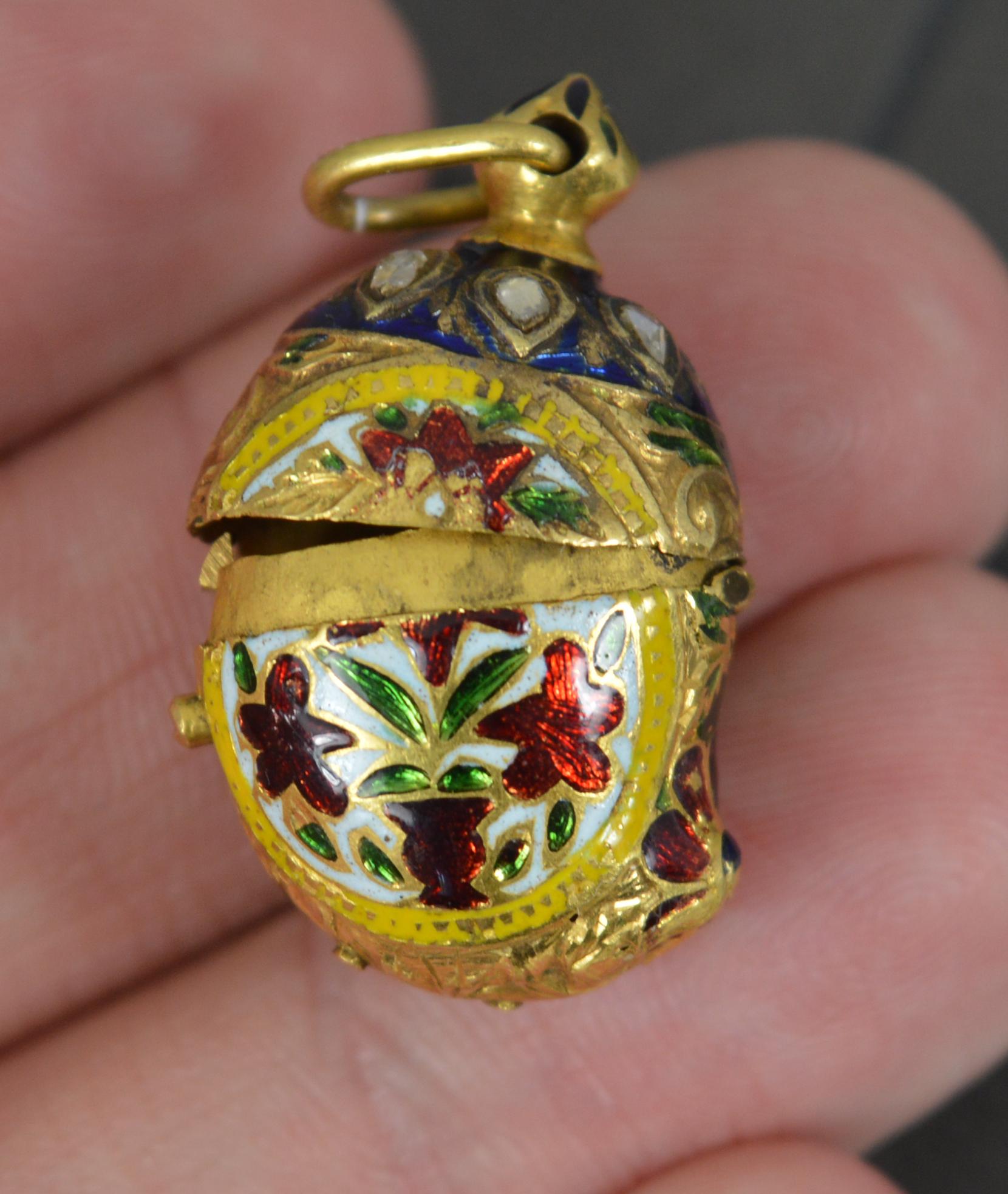 Beautiful Victorian 20ct Gold Enamel and Diamond Box Pomander Pendant For Sale 2