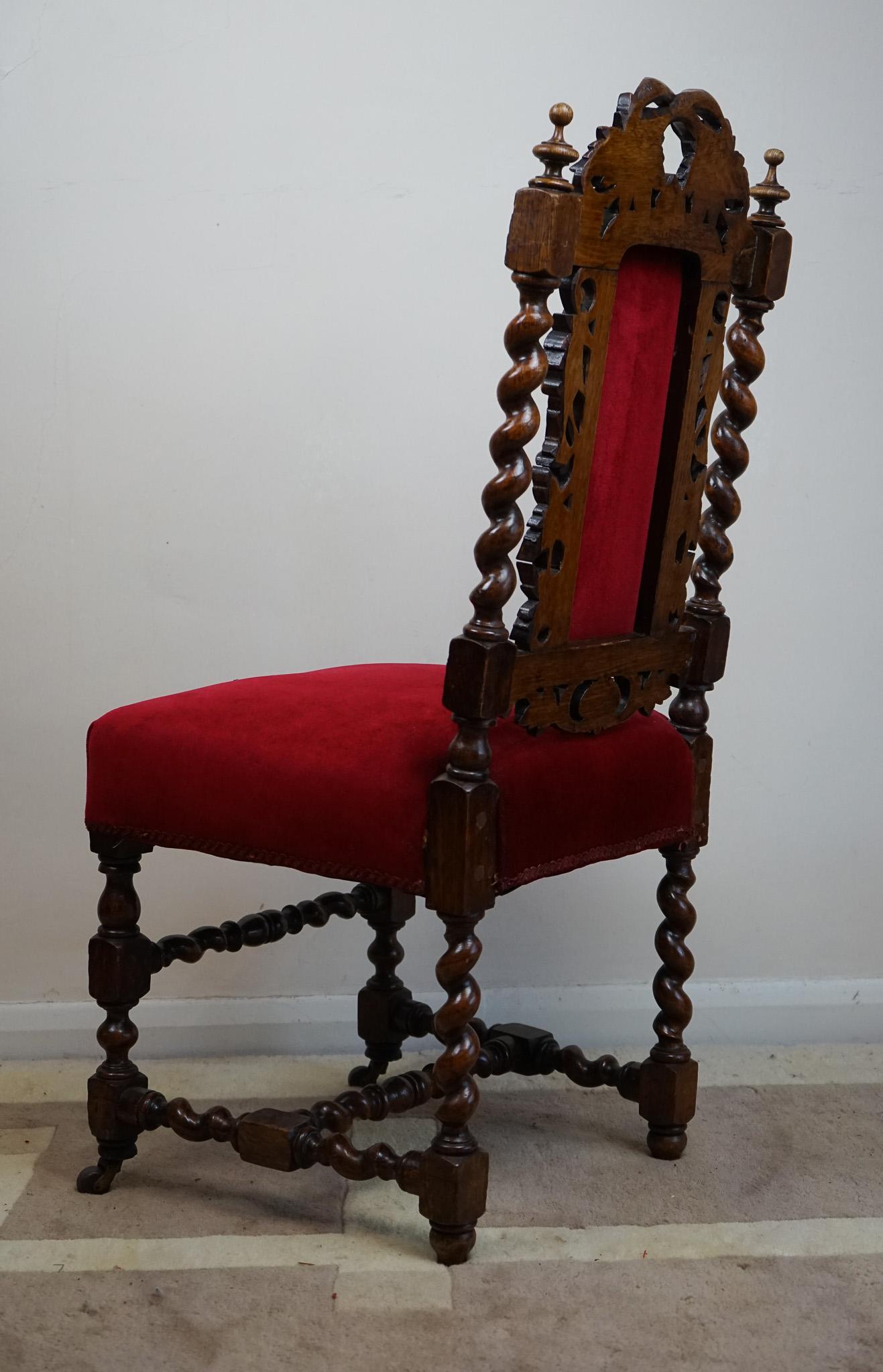 Très belles chaises de salle à manger en chêne de l'époque victorienne en vente 5