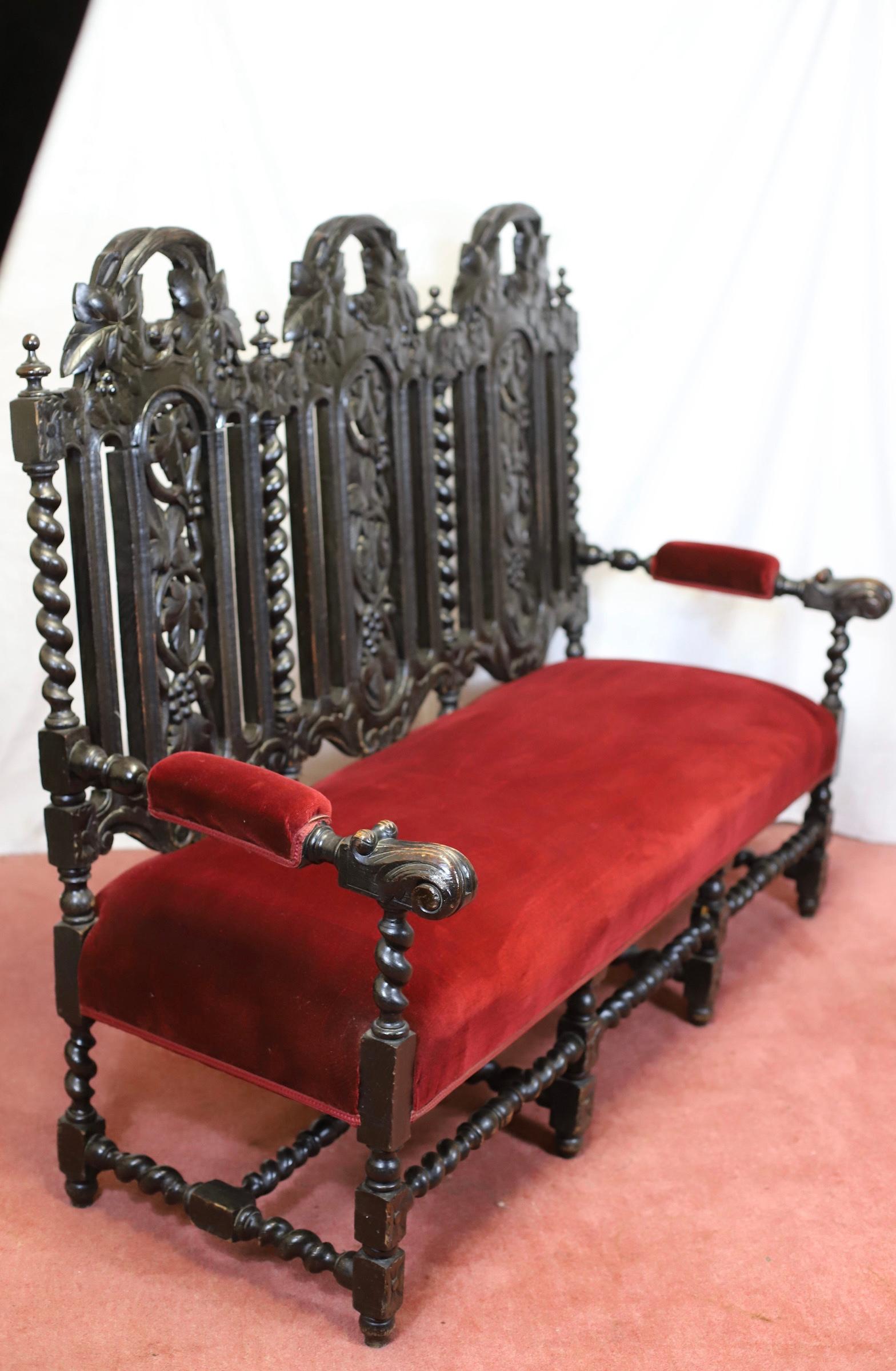 Beautiful Victorian Carved Oak Two-Seater Settee In Jacobean Style For Sale 3