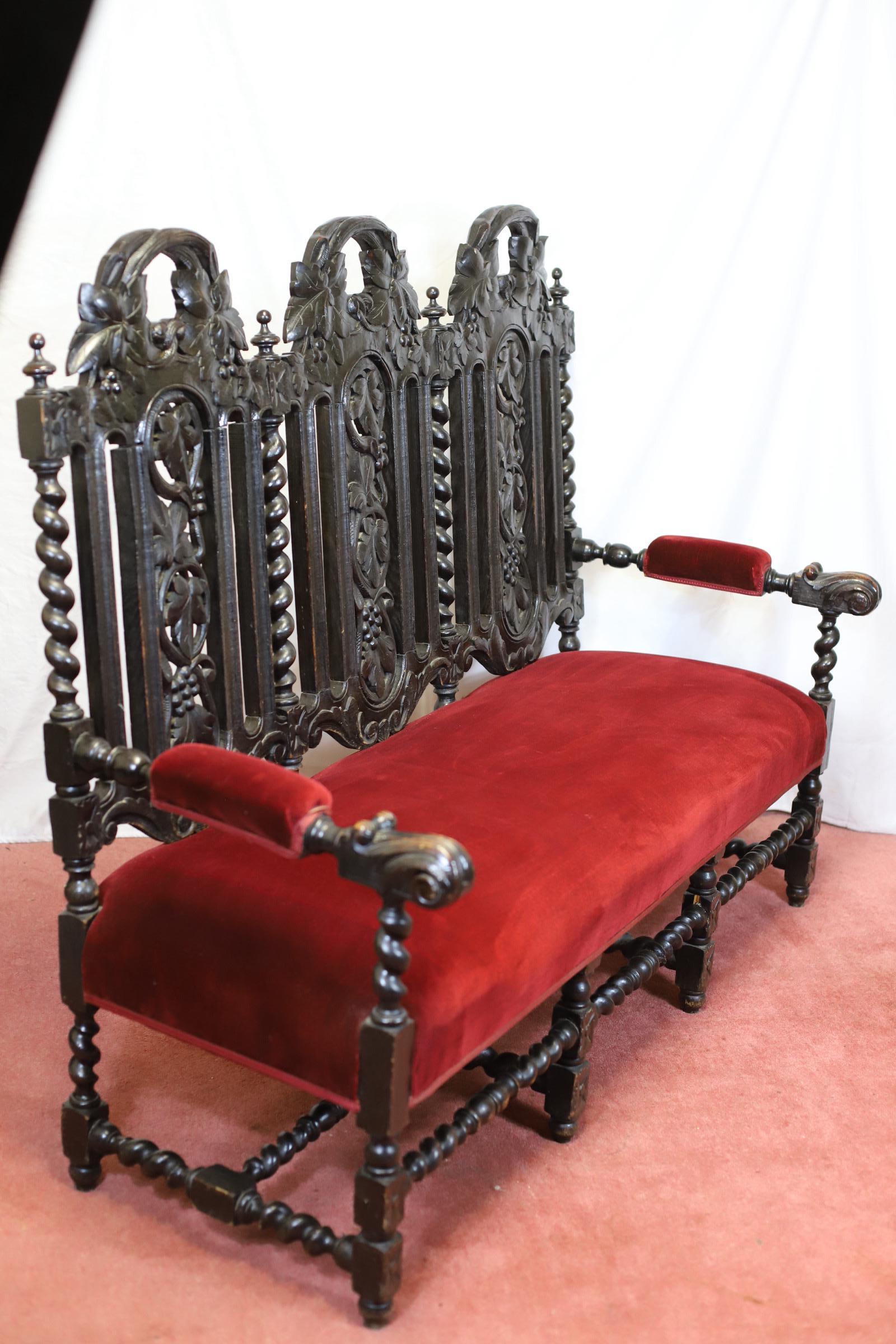 Beautiful Victorian Carved Oak Two-Seater Settee In Jacobean Style For Sale 4