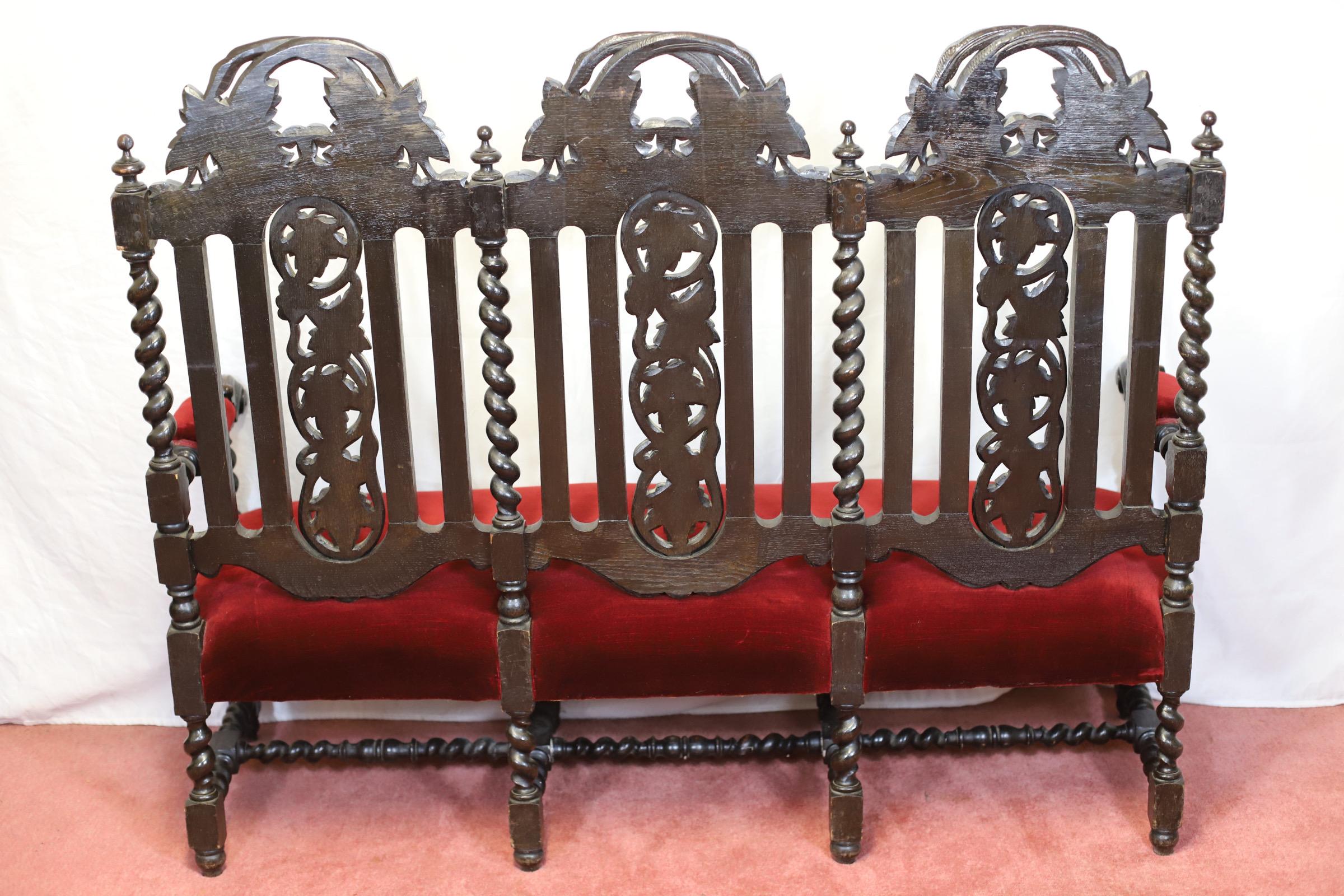 Beautiful Victorian Carved Oak Two-Seater Settee In Jacobean Style For Sale 6