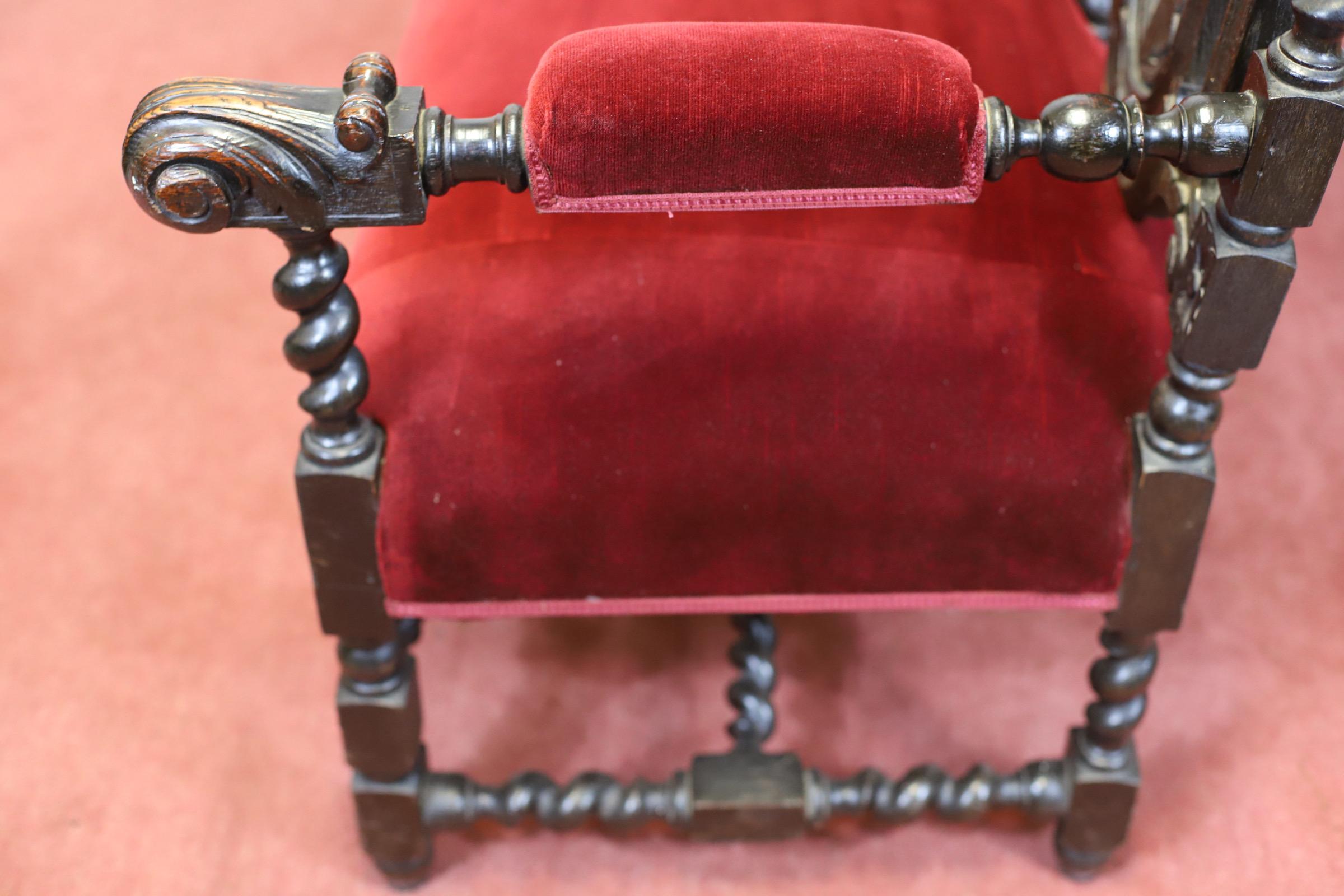 Beautiful Victorian Carved Oak Two-Seater Settee In Jacobean Style For Sale 8