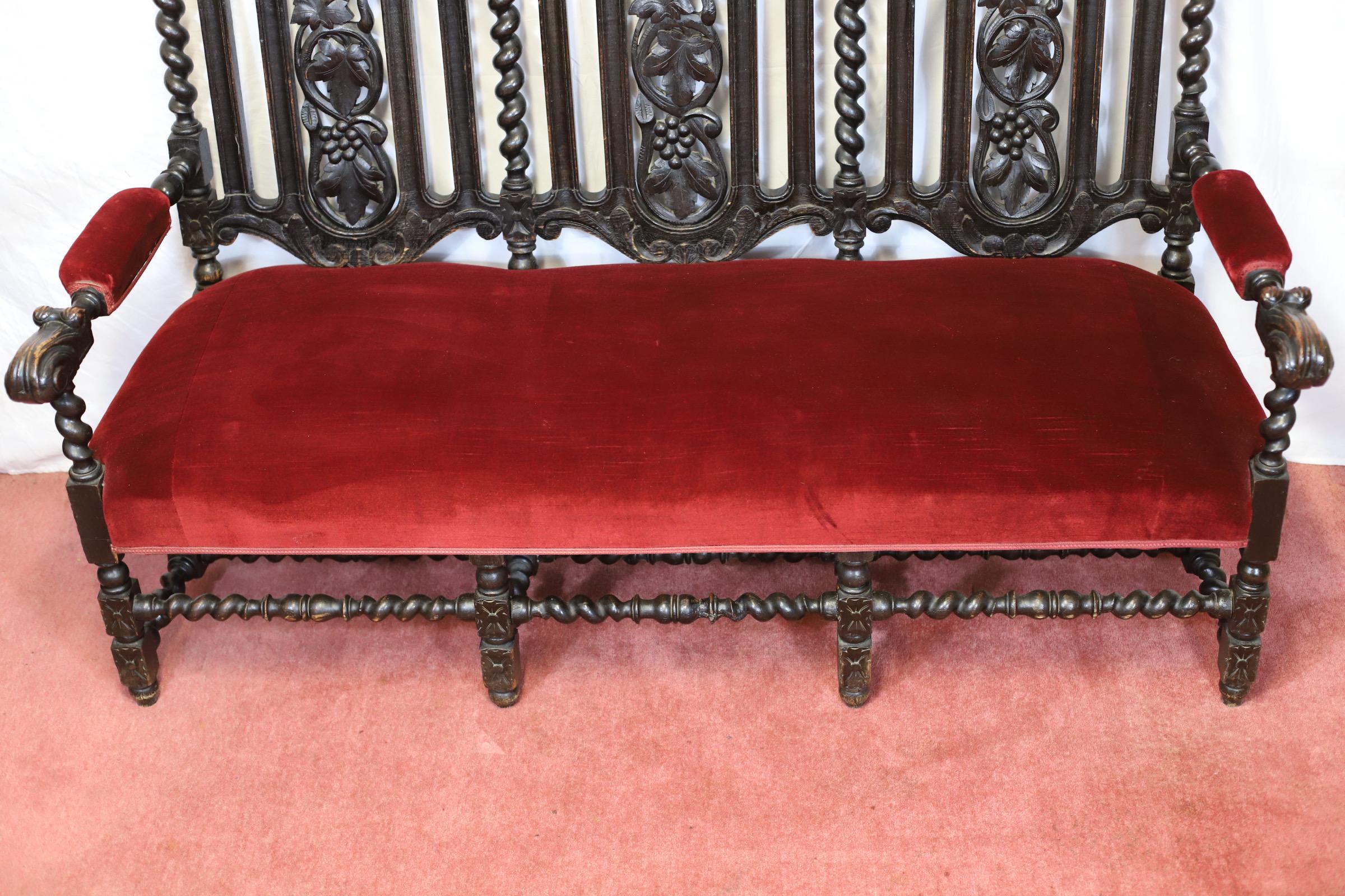 Late 19th Century Beautiful Victorian Carved Oak Two-Seater Settee In Jacobean Style For Sale