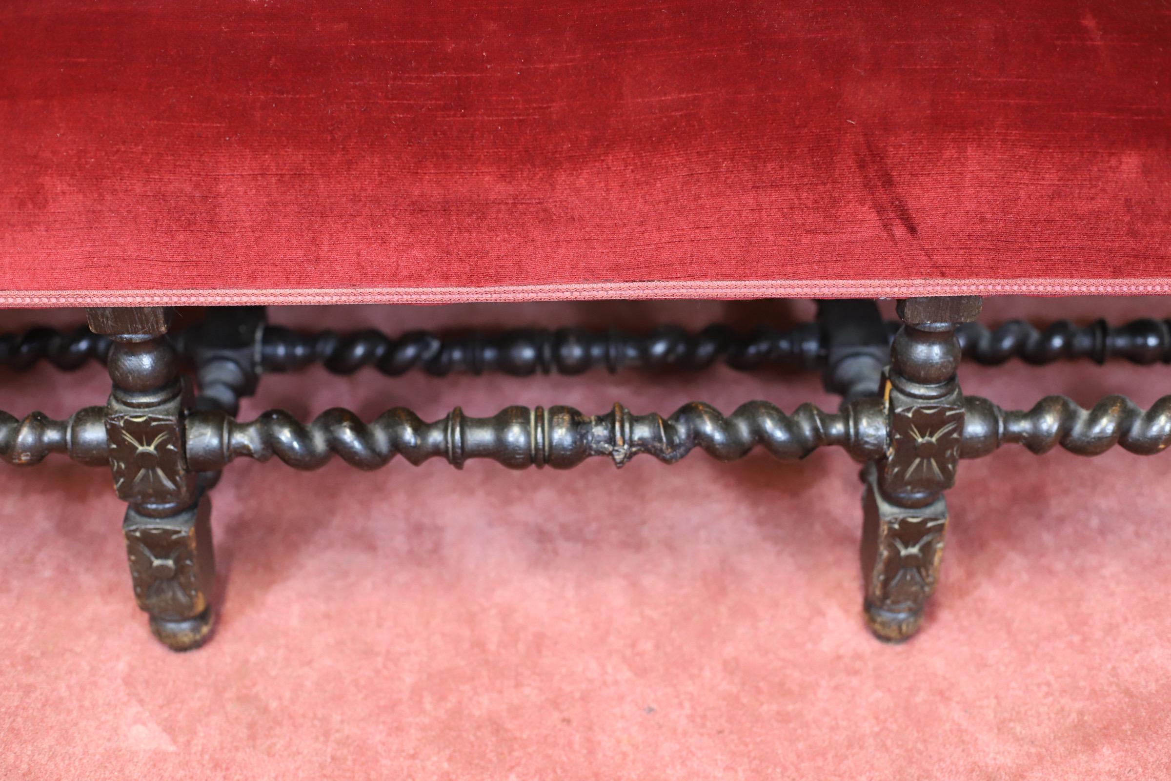 Beautiful Victorian Carved Oak Two-Seater Settee In Jacobean Style For Sale 1