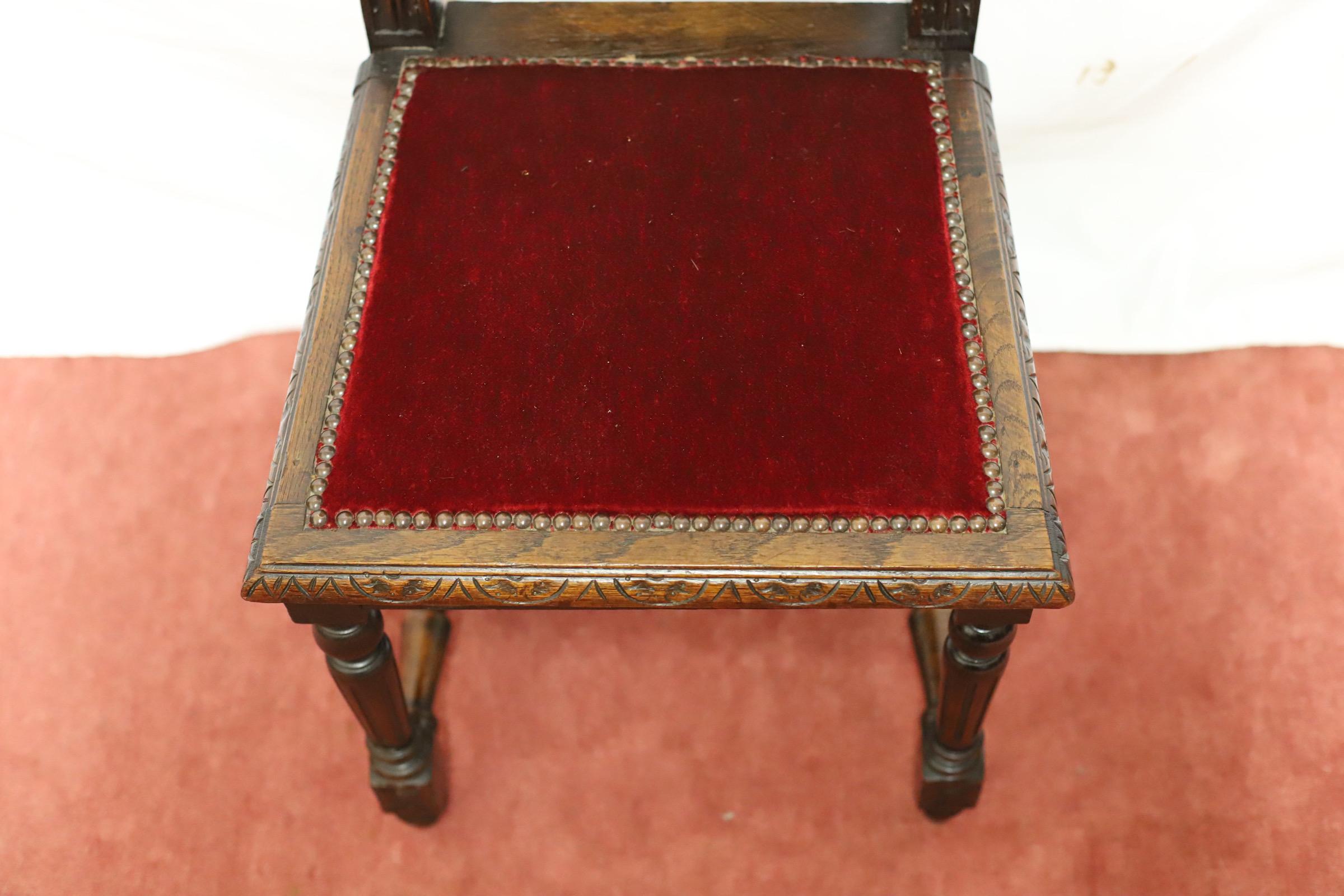 Schöne viktorianische Jacobean Oak Esszimmerstühle im Angebot 6