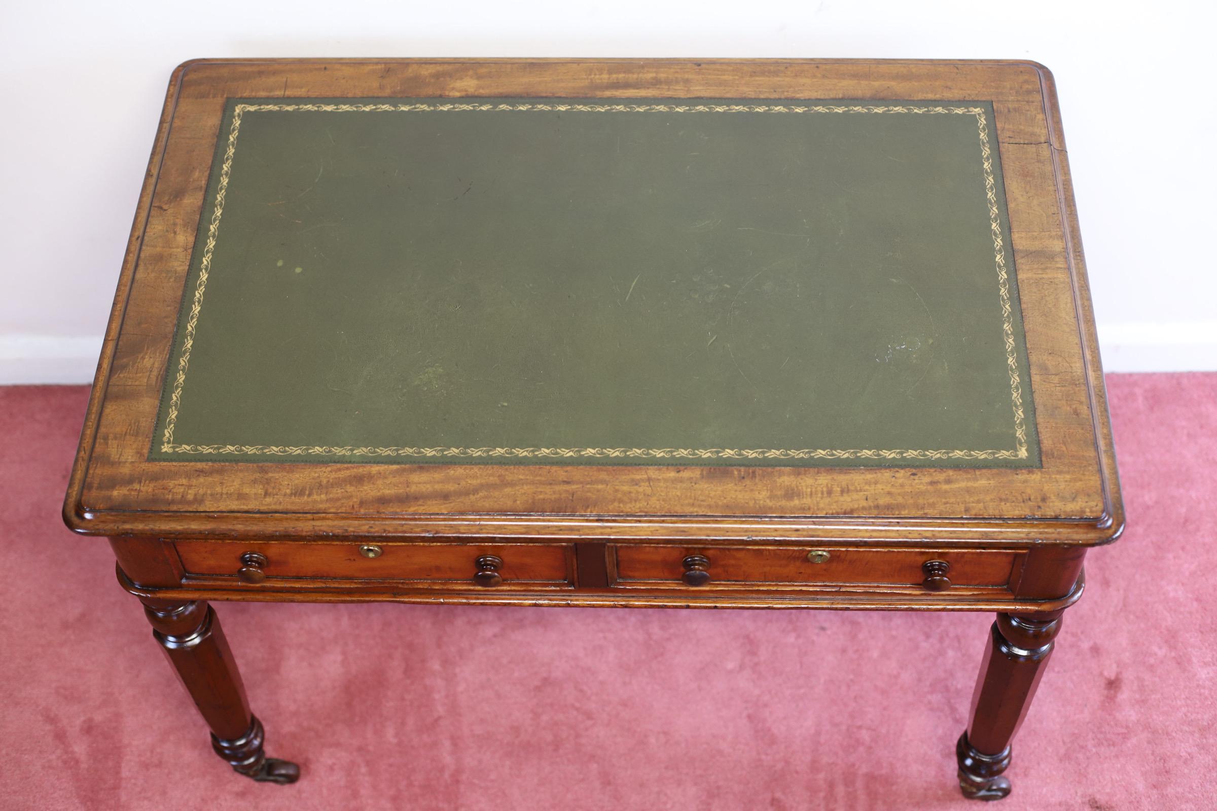 Late Victorian Beautiful Victorian  Leather Top Writing Table  For Sale