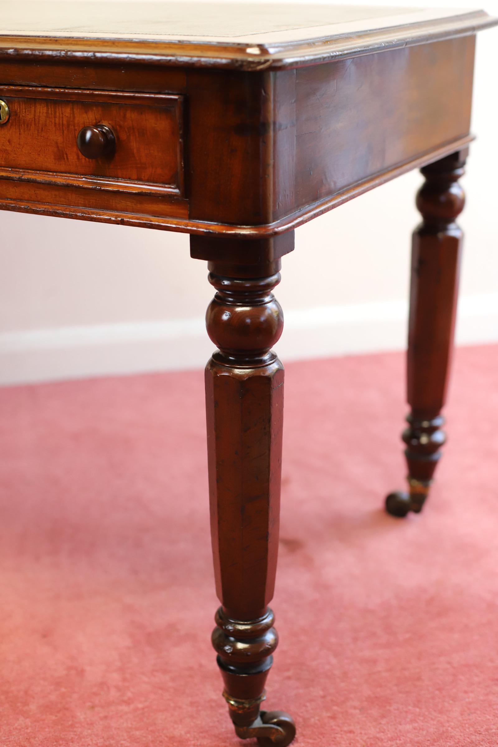 Beautiful Victorian  Leather Top Writing Table  For Sale 3