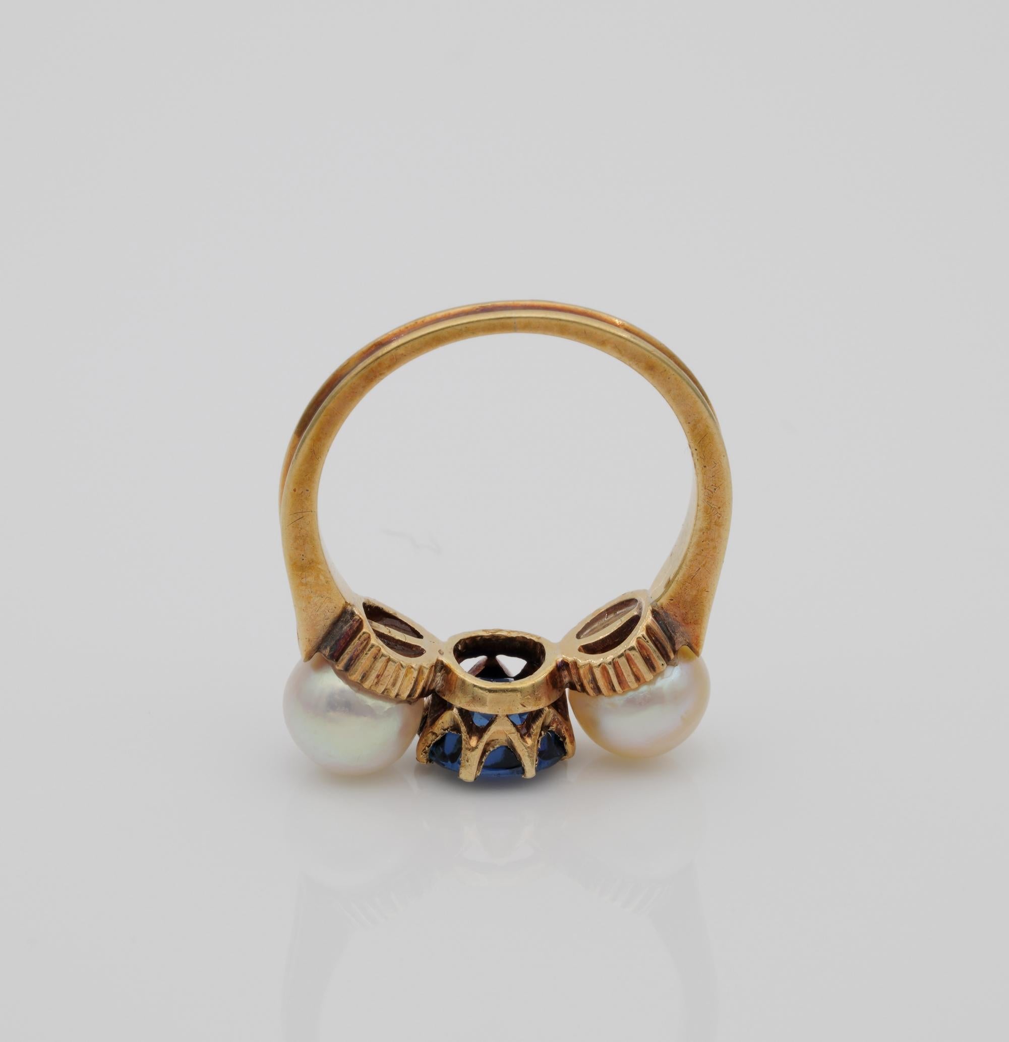 Beautiful Victorian Natural No Heat Sapphire Natural Basra Pearl Trilogy Ring In Good Condition For Sale In Napoli, IT