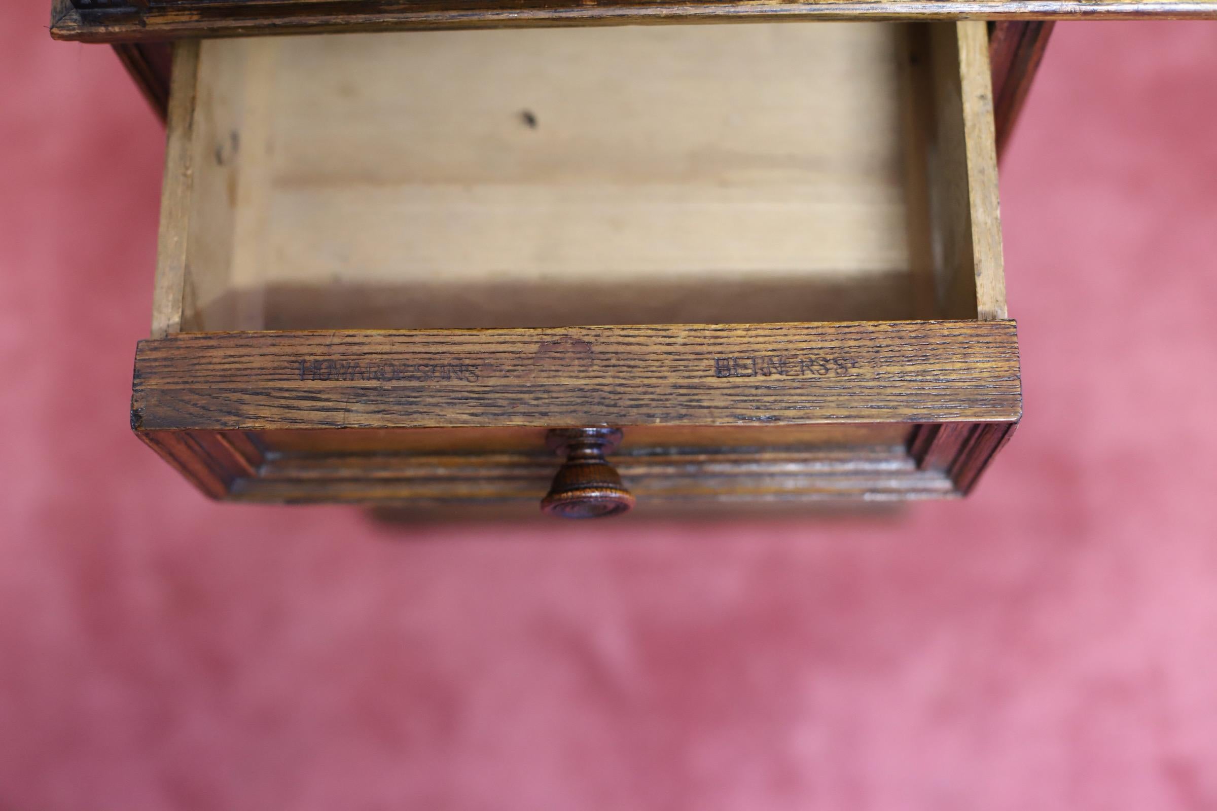 Beautiful Victorian Oak Pedestal Desk Made By Howard&Sons  For Sale 2