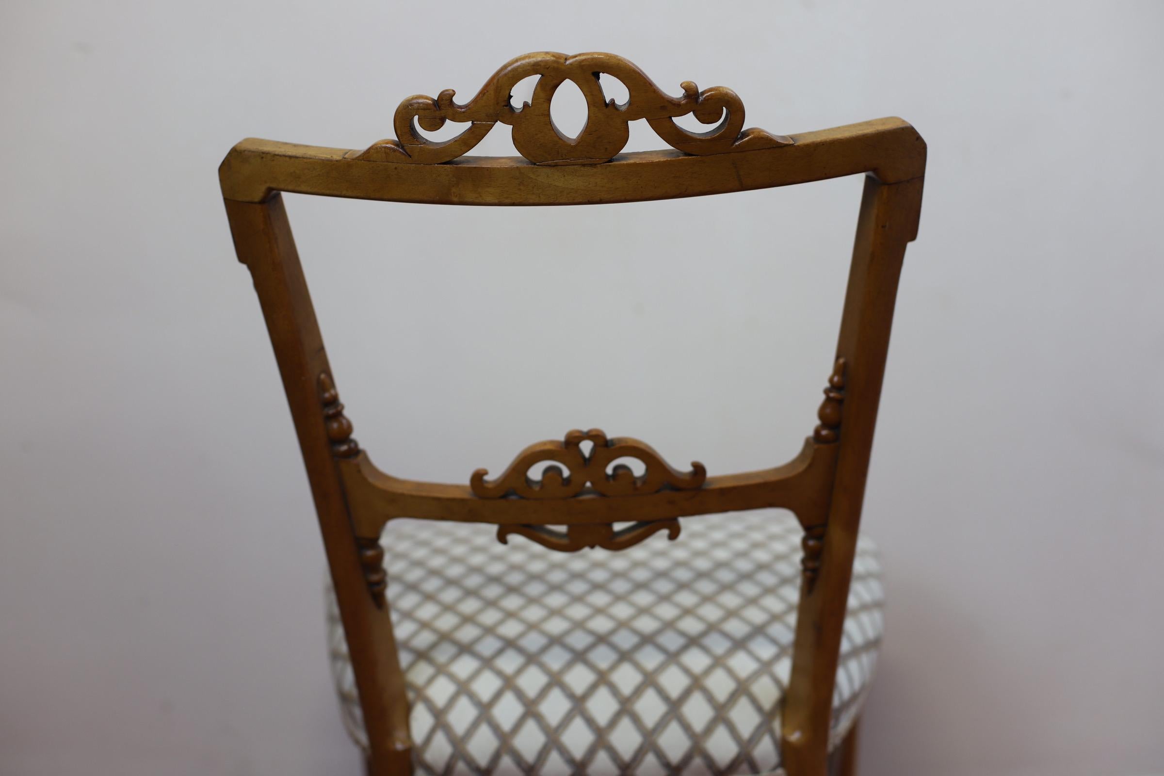 Beautiful Victorian  Satin Walnut  Bedroom Chair  For Sale 2
