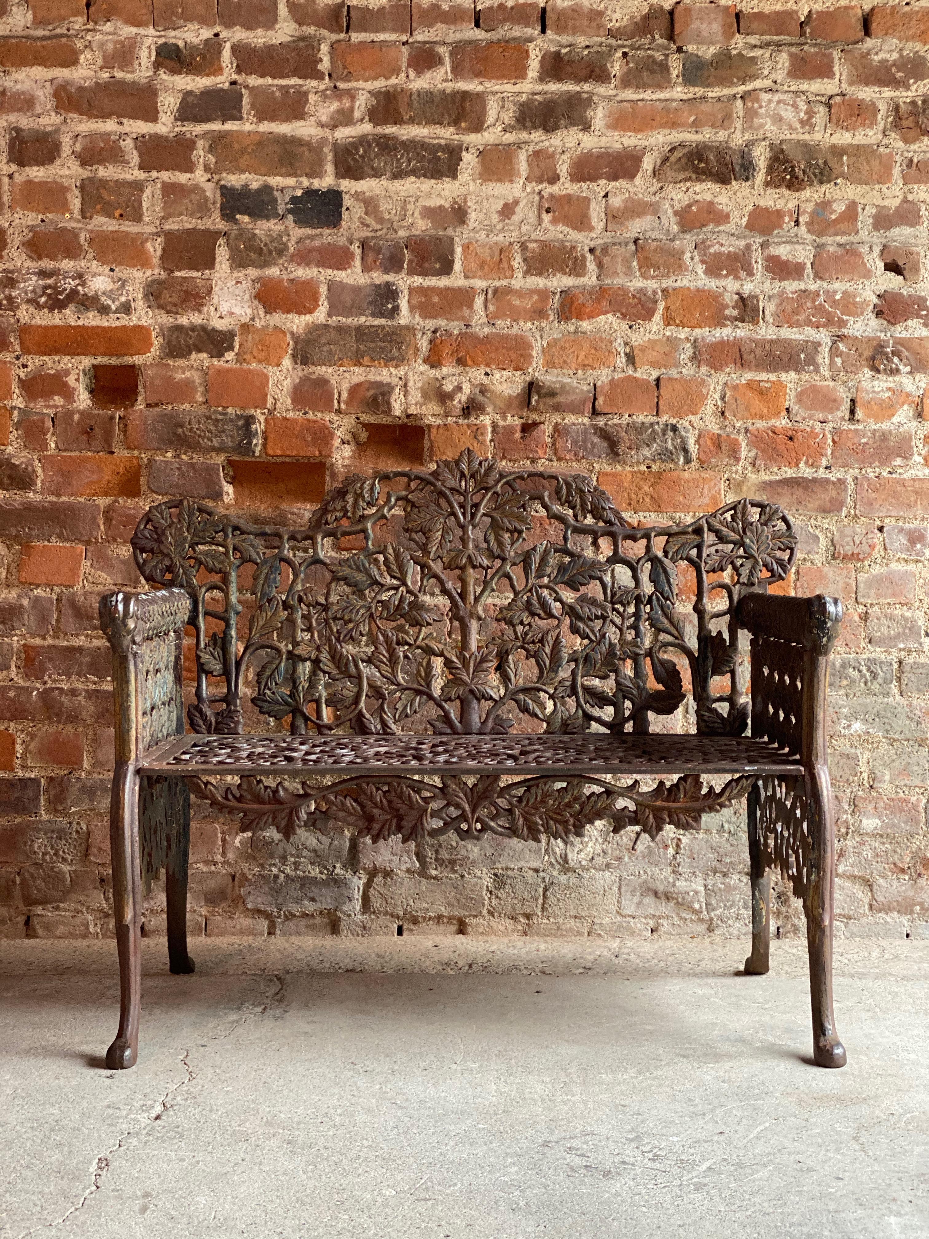 Beautiful Victorian Style Cast Iron Garden Bench Seat Ornate In Distressed Condition In Longdon, Tewkesbury