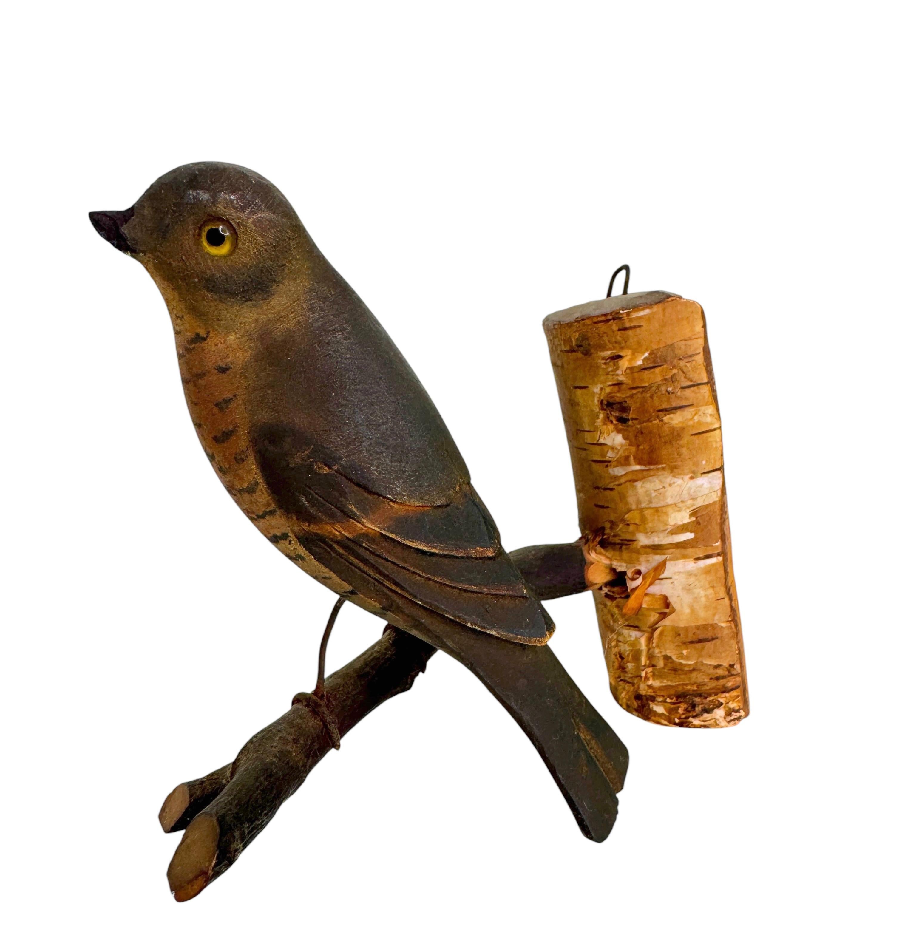 Forêt-Noire Magnifique oiseau en bois sculpté de Viechtauer Folk Art Black Forest Antique Autriche 1900