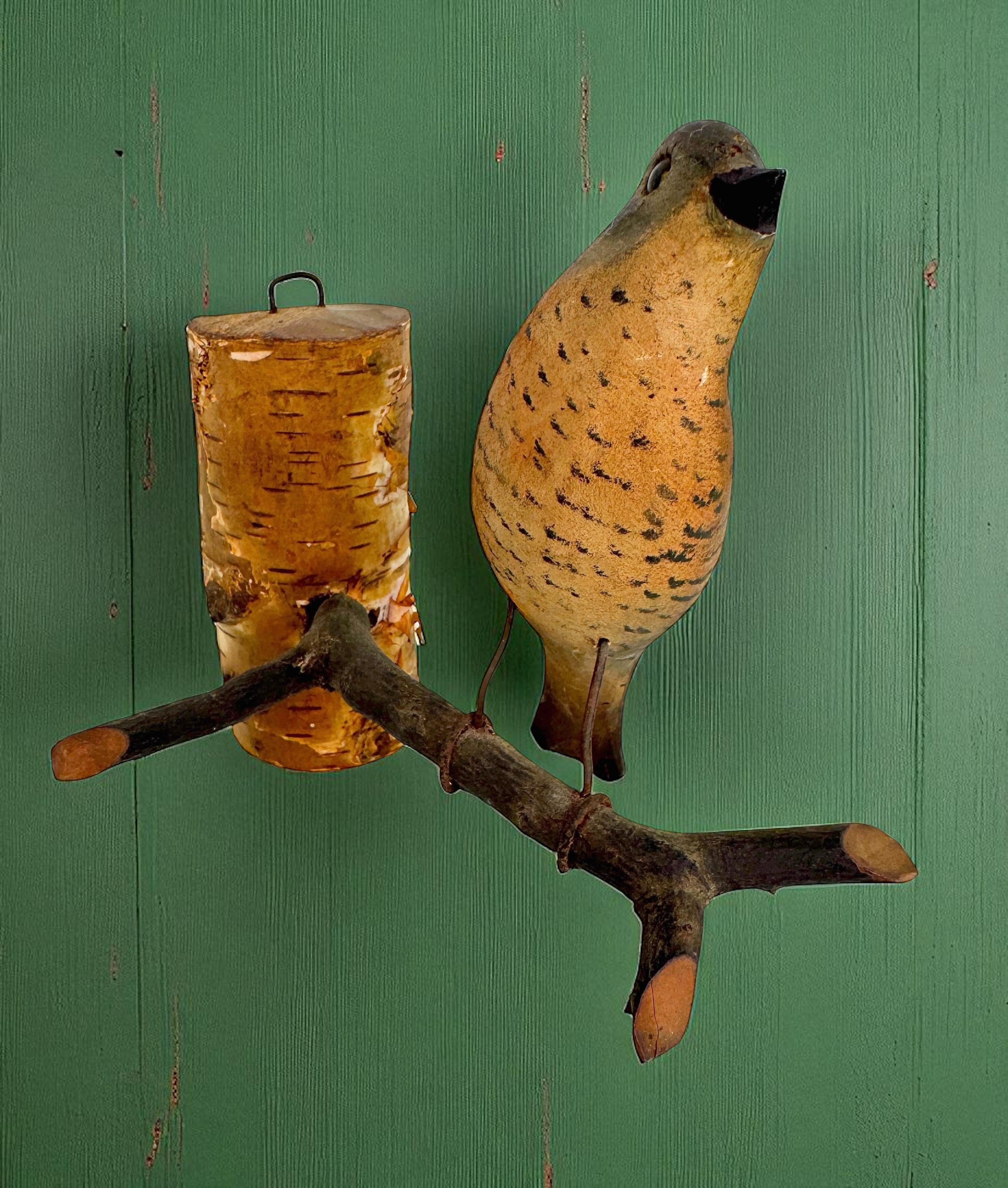 Magnifique oiseau en bois sculpté de Viechtauer Folk Art Black Forest Antique Autriche 1900 1