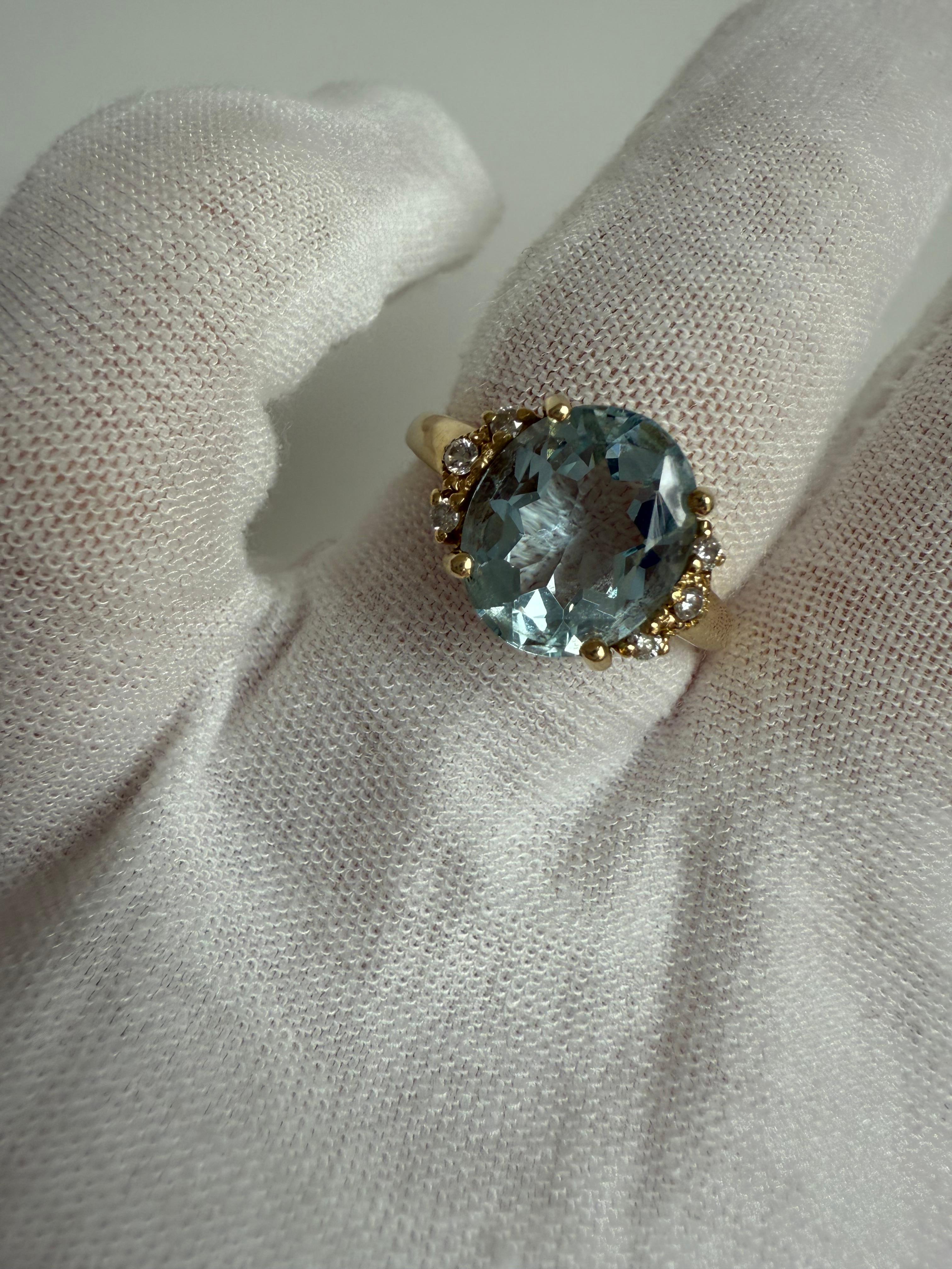 Oval Cut Beautiful Vintage 14K Yellow Gold Aquamarine  and Diamond Ring Engagement Ring. For Sale