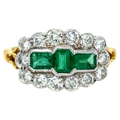 Beautiful Vintage 18K Yellow Gold Diamond and Emerald Ring - 1.73ct.