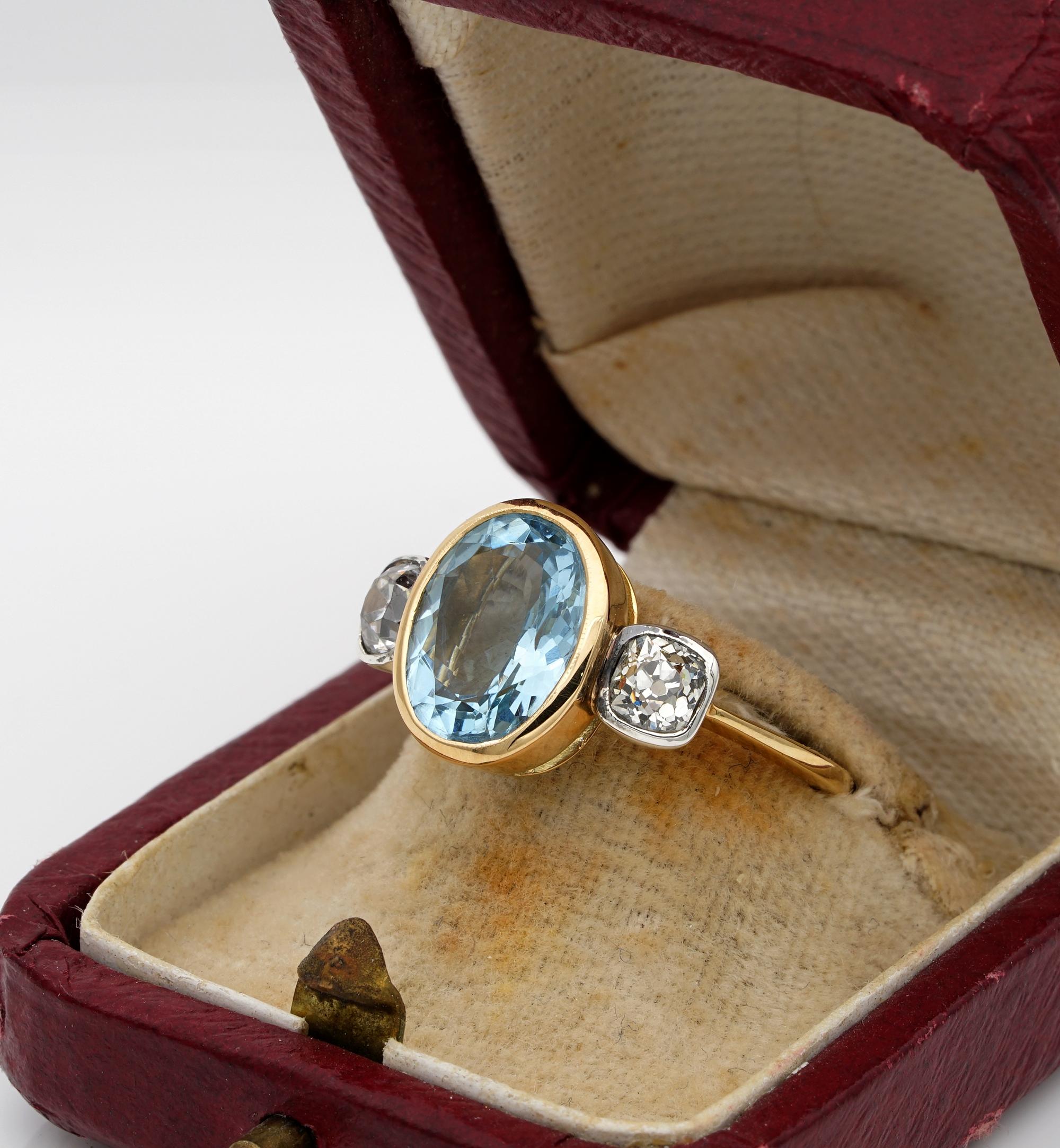 Beautiful Vintage 3.0 Ct Natural Aquamarine .80 CT Old Cut Diamond Trilogy Ring In Good Condition In Napoli, IT