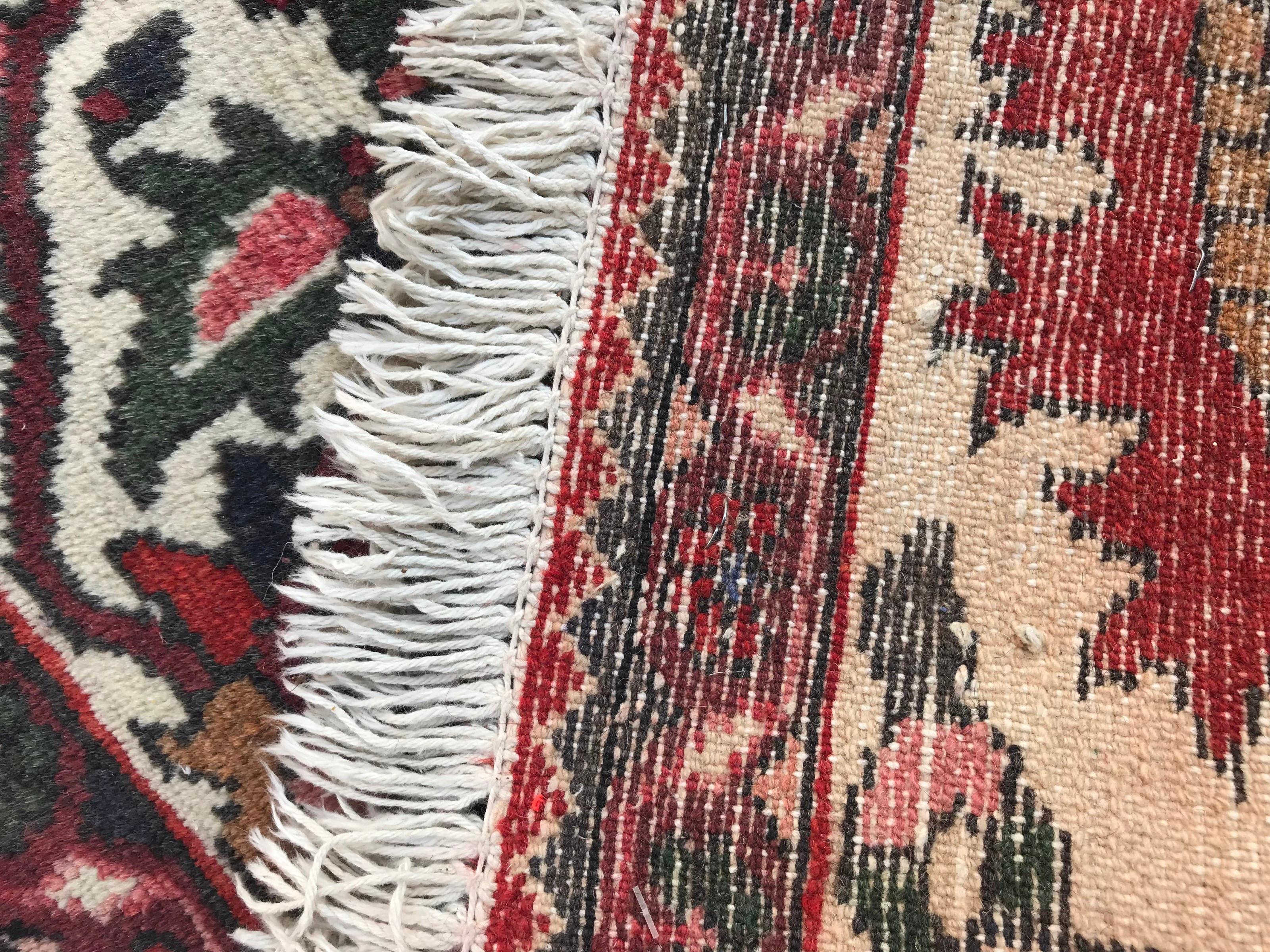 Bellissimo tappeto vintage Bakhtiar annodato a mano in vendita 6