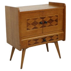 Precioso armario vintage con diseño escandinavo en damero