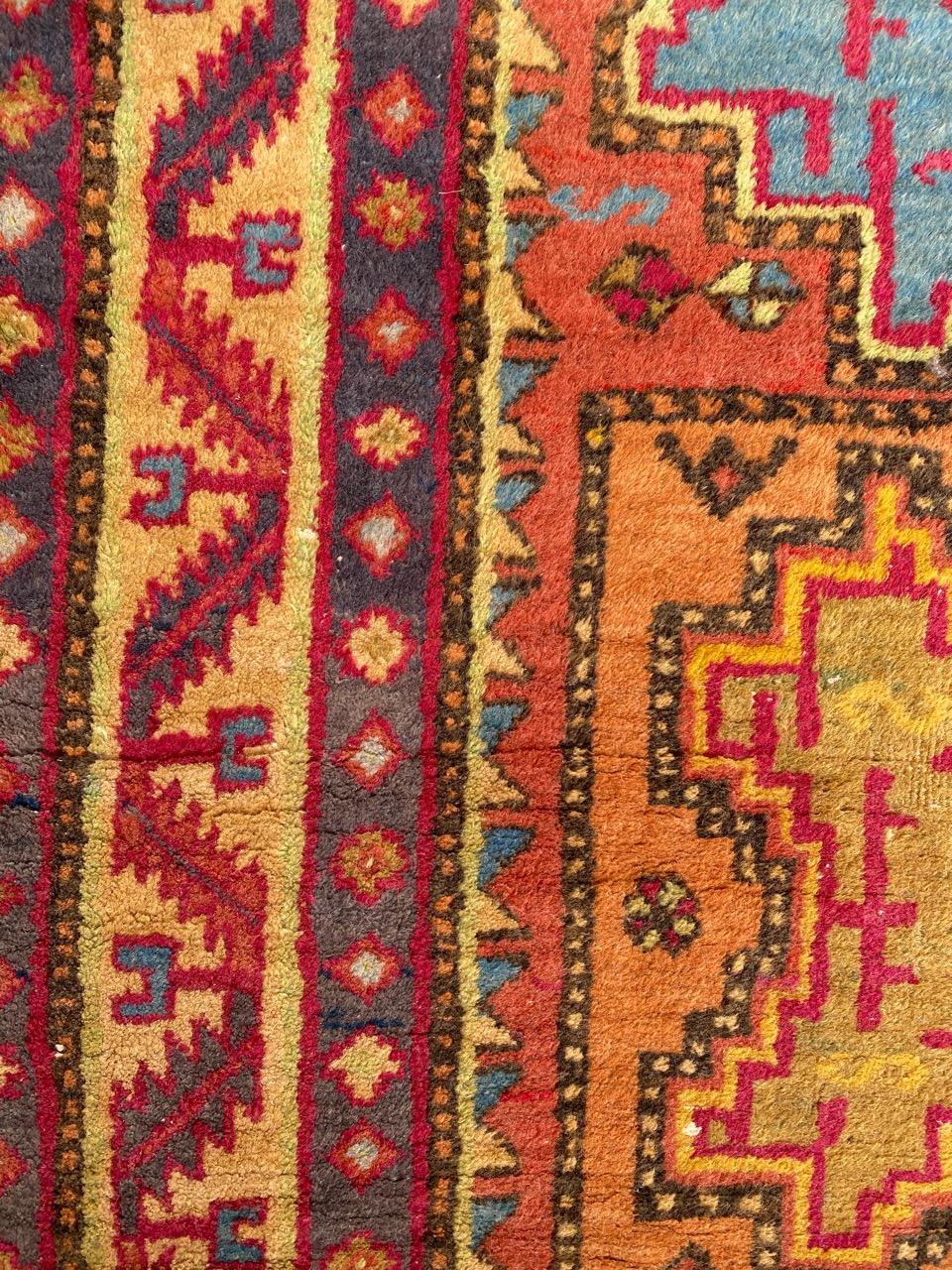 20ième siècle Magnifique tapis caucasien vintage à motif Shirwan de Sinkiang en vente