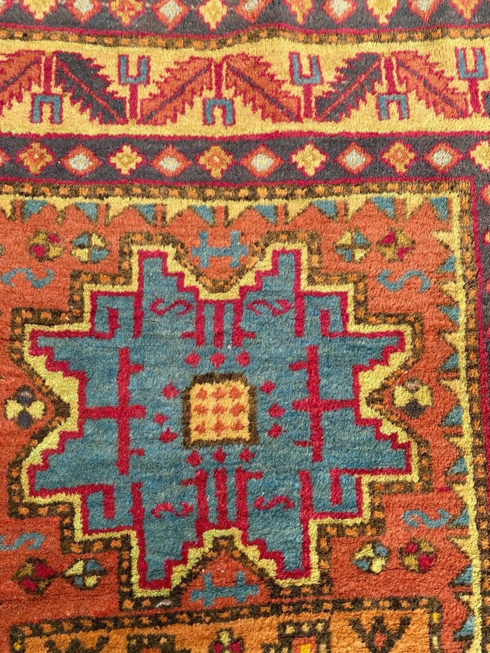 Laine Magnifique tapis caucasien vintage à motif Shirwan de Sinkiang en vente