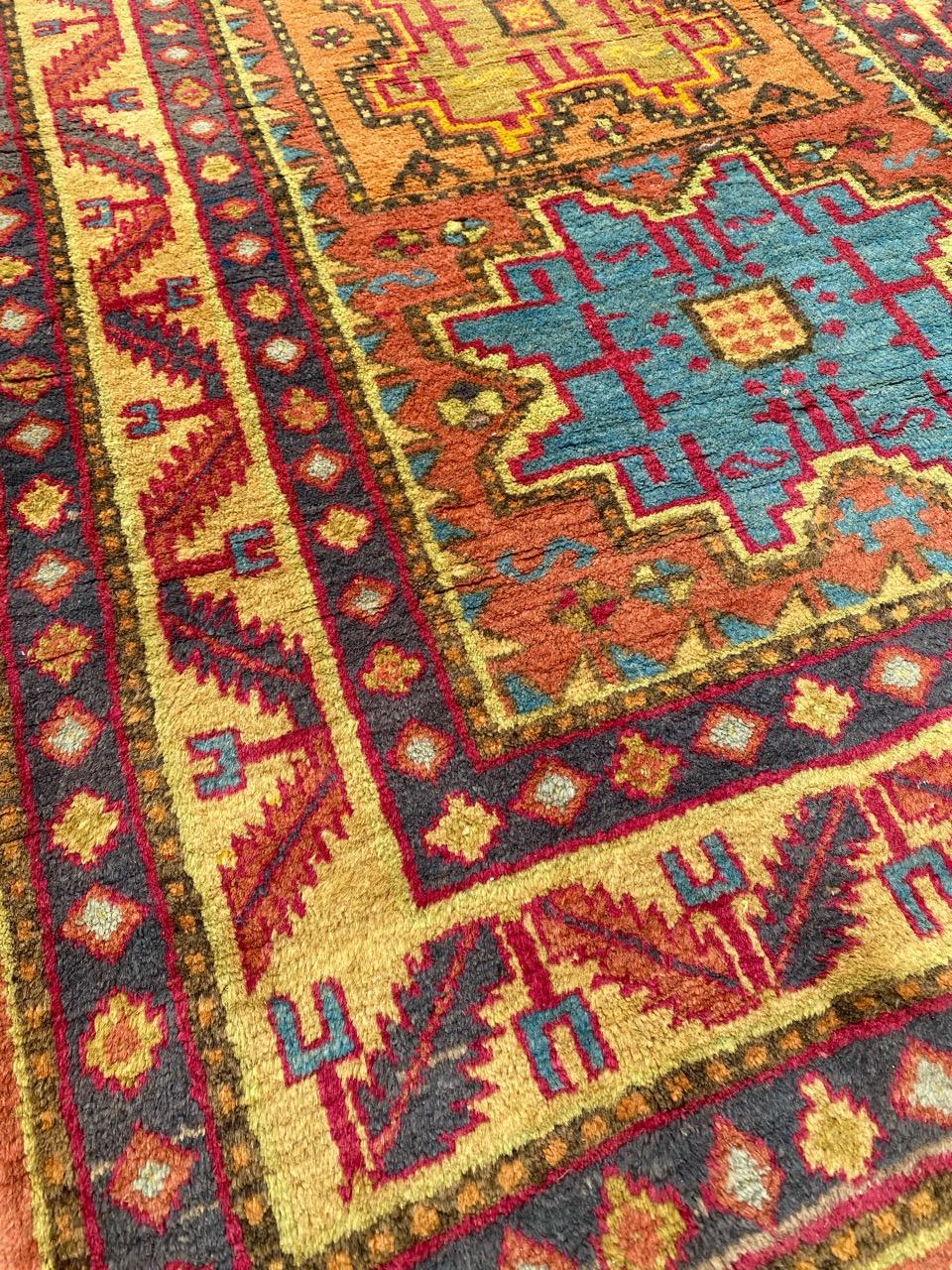 Schöner kaukasischer Vintage- Sinkiang-Teppich im Schirwan-Design im Angebot 2