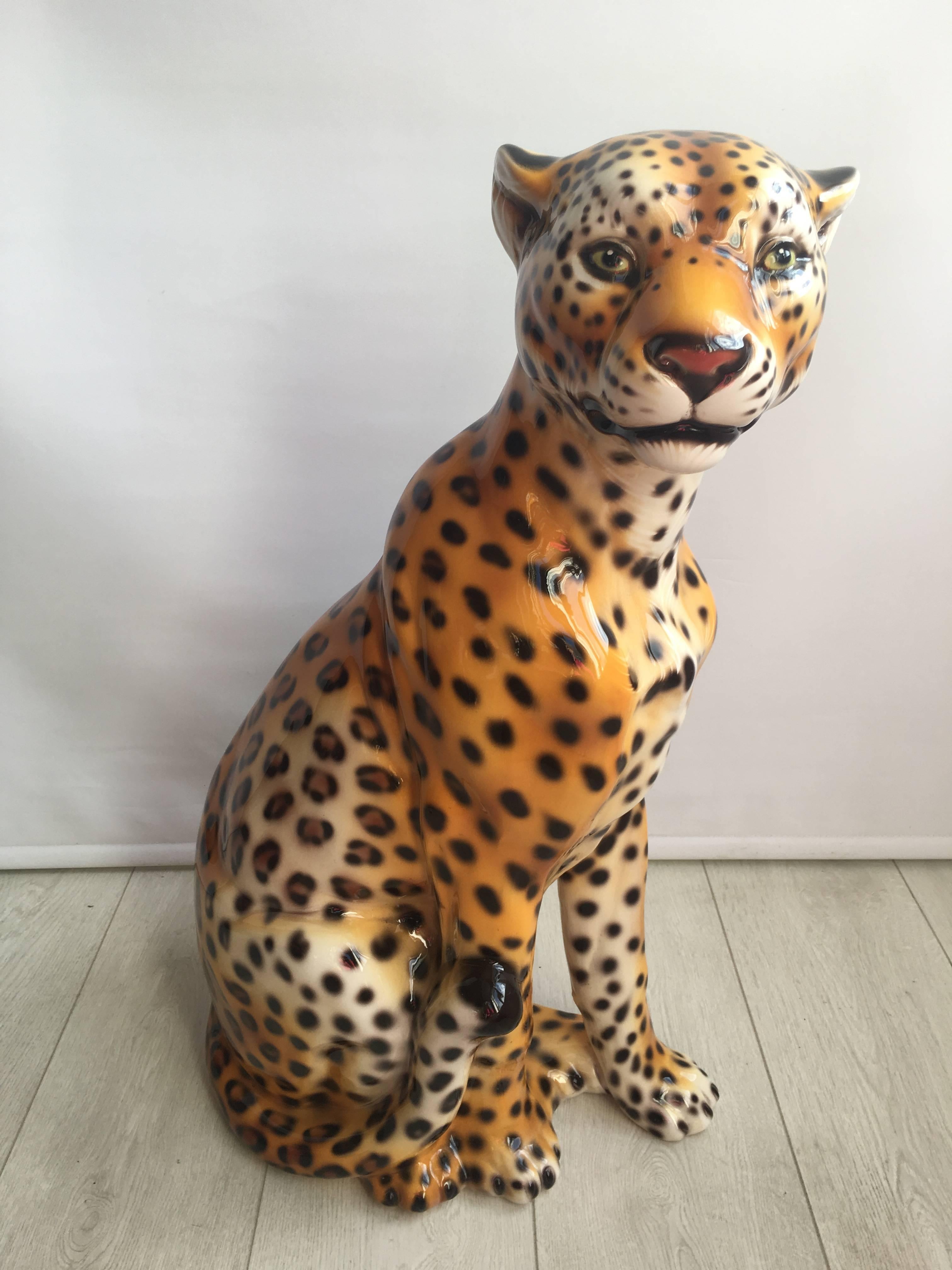 In perfect condition, a very beautiful ceramic leopard. Measure: 86 cm tall.