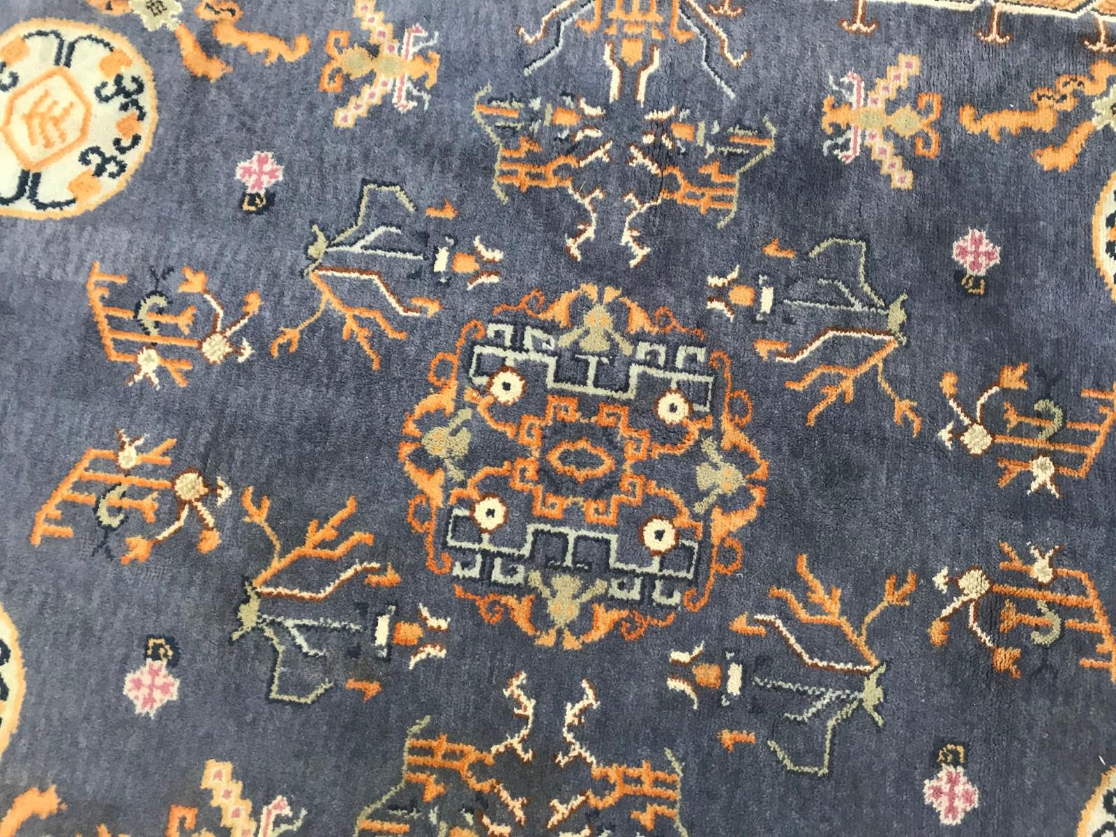 Beautiful Vintage Chinese Design French Knotted Rug In Good Condition In Saint Ouen, FR
