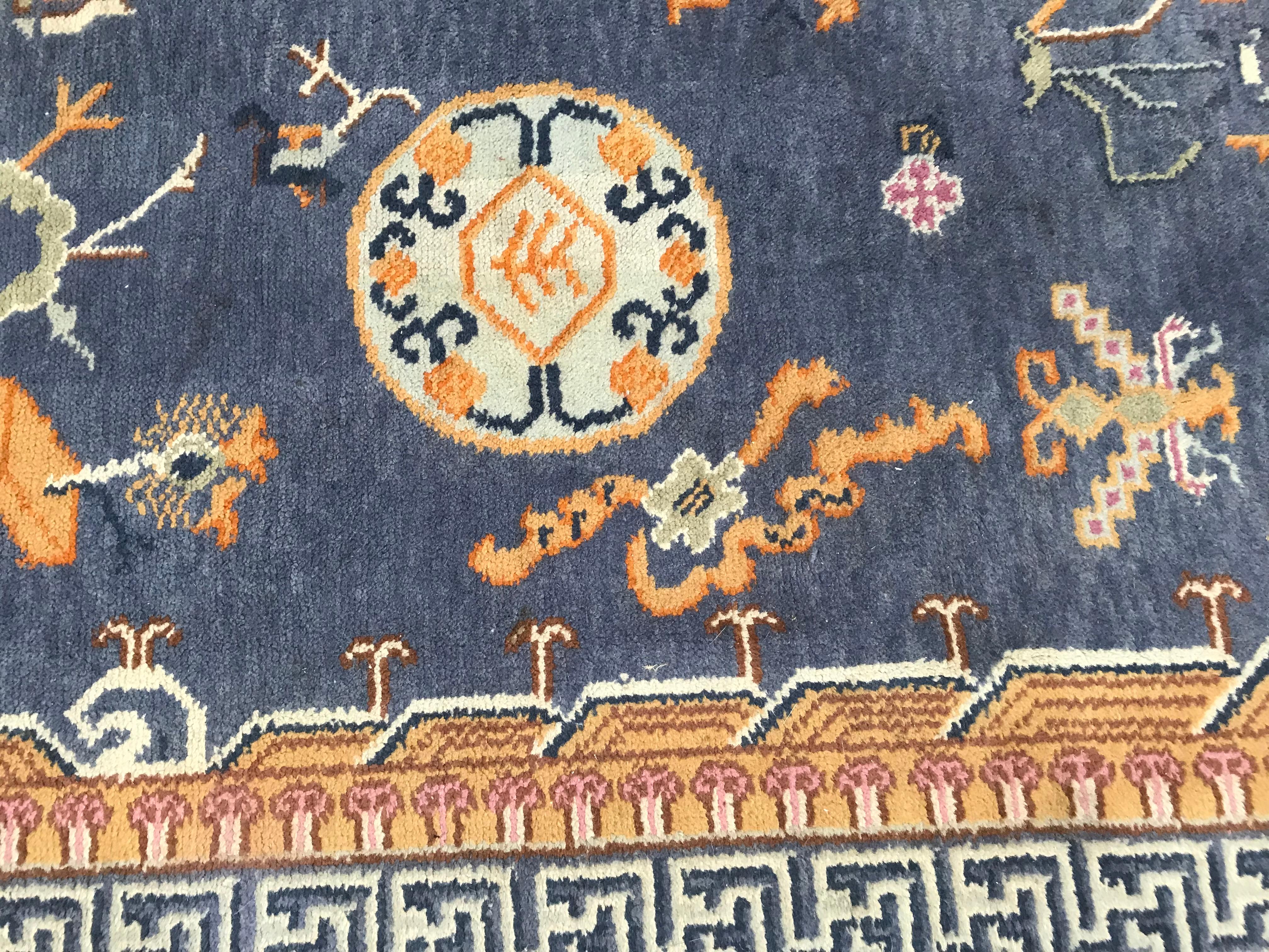 Beautiful Vintage Chinese Design French Knotted Rug For Sale 2