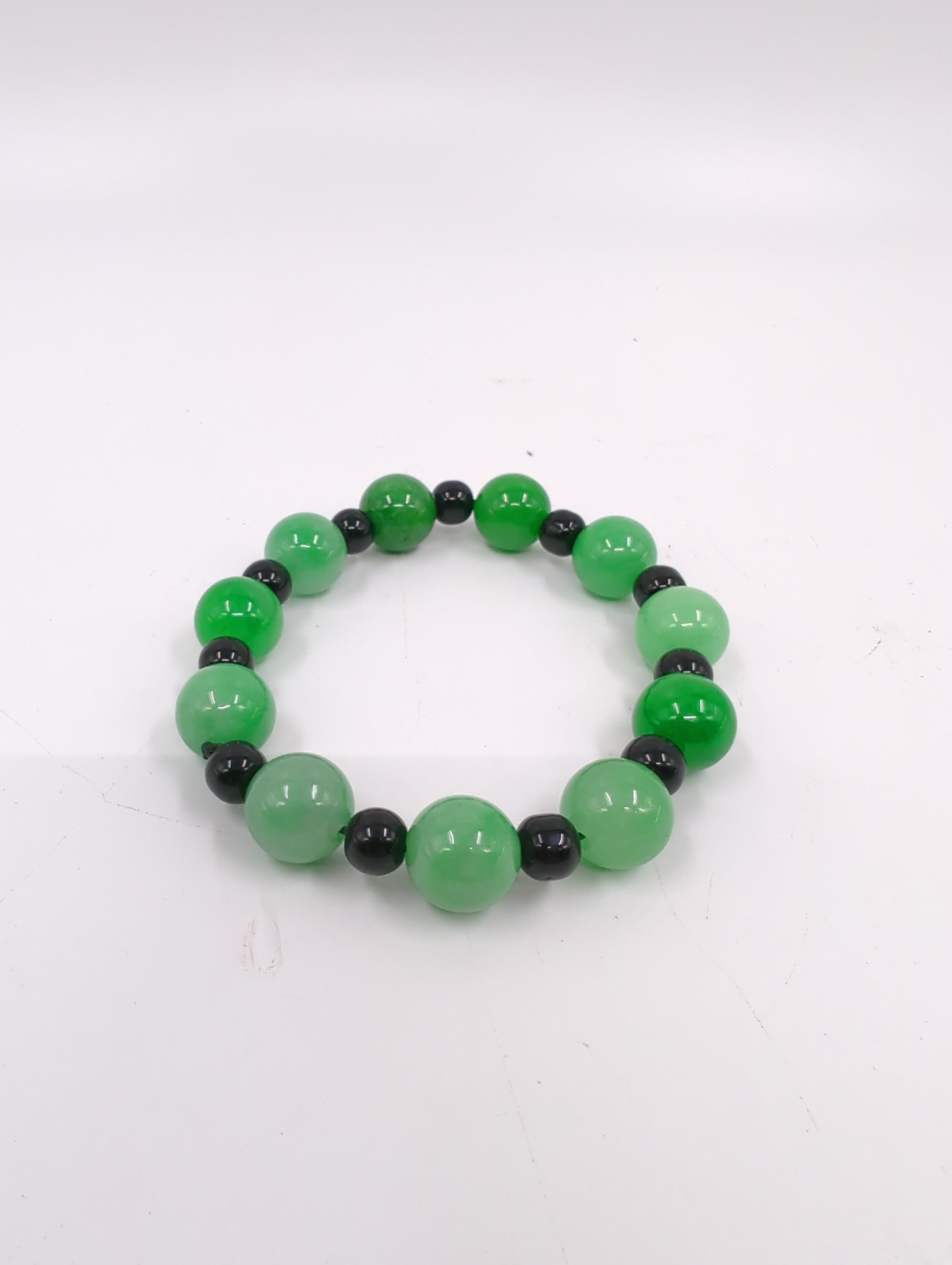 Round Cut Beautiful Vintage Chinese Emerald Green Jadeite Beaded Bracelet up to 7.5