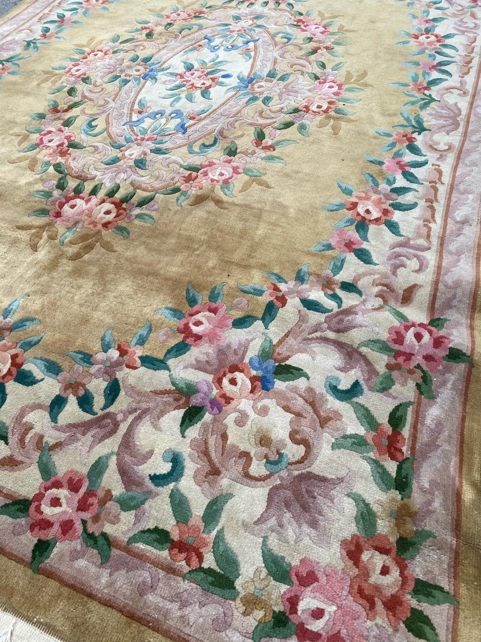 Preciosa alfombra vintage china de diseño Savonnerie en venta 2