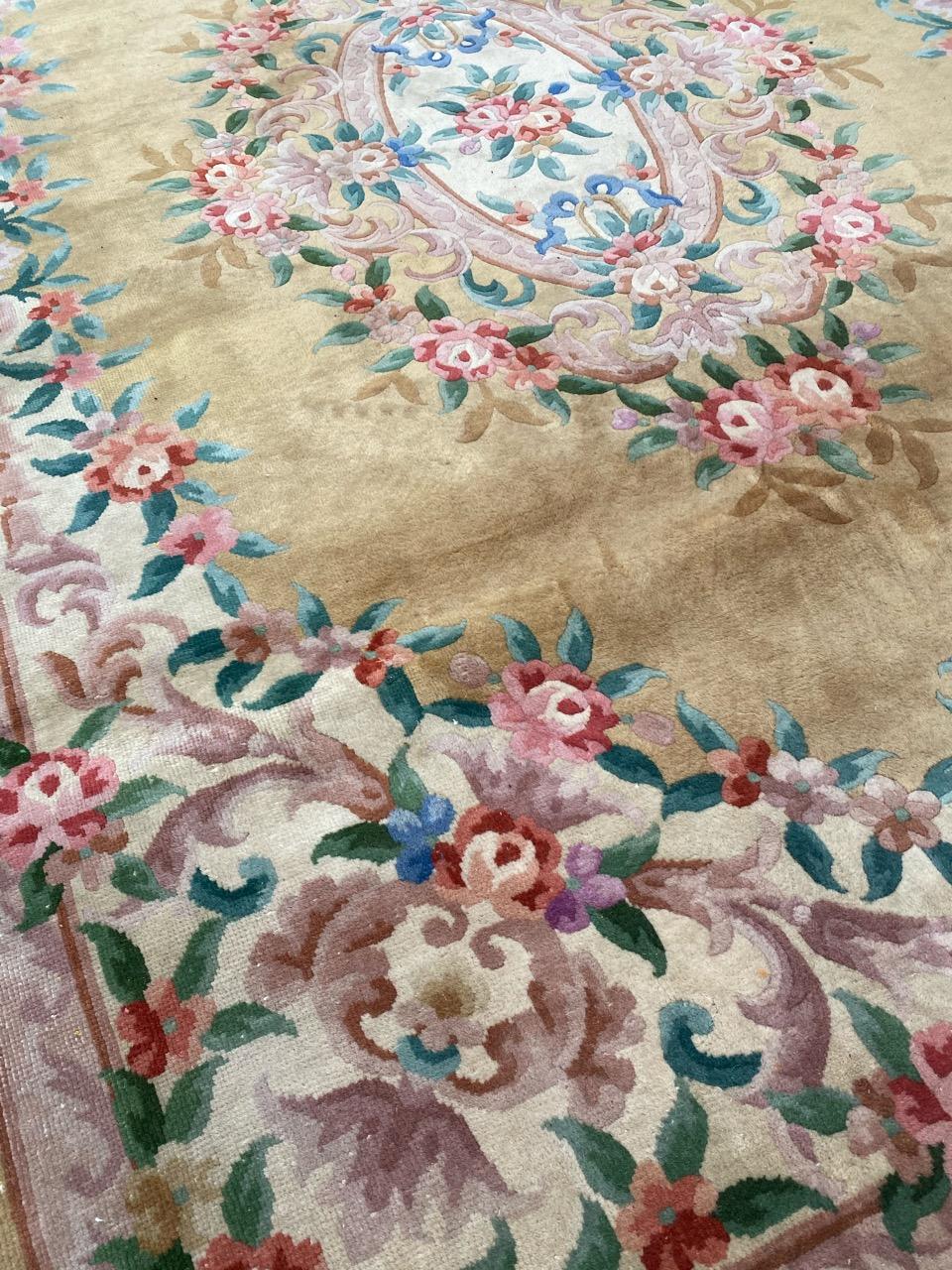 Preciosa alfombra vintage china de diseño Savonnerie en venta 3