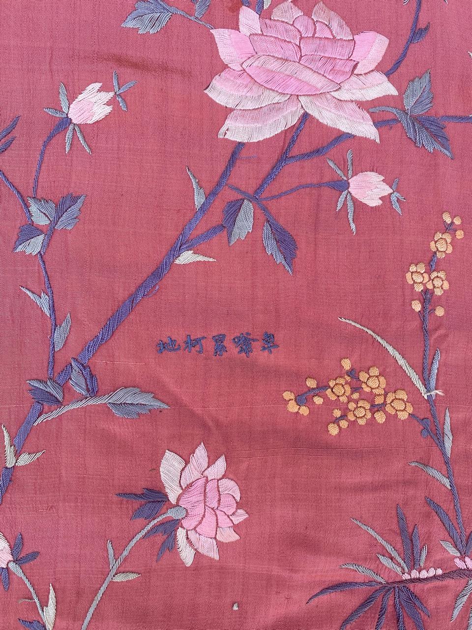 20th Century Beautiful Vintage Chinese Silk Embroidery